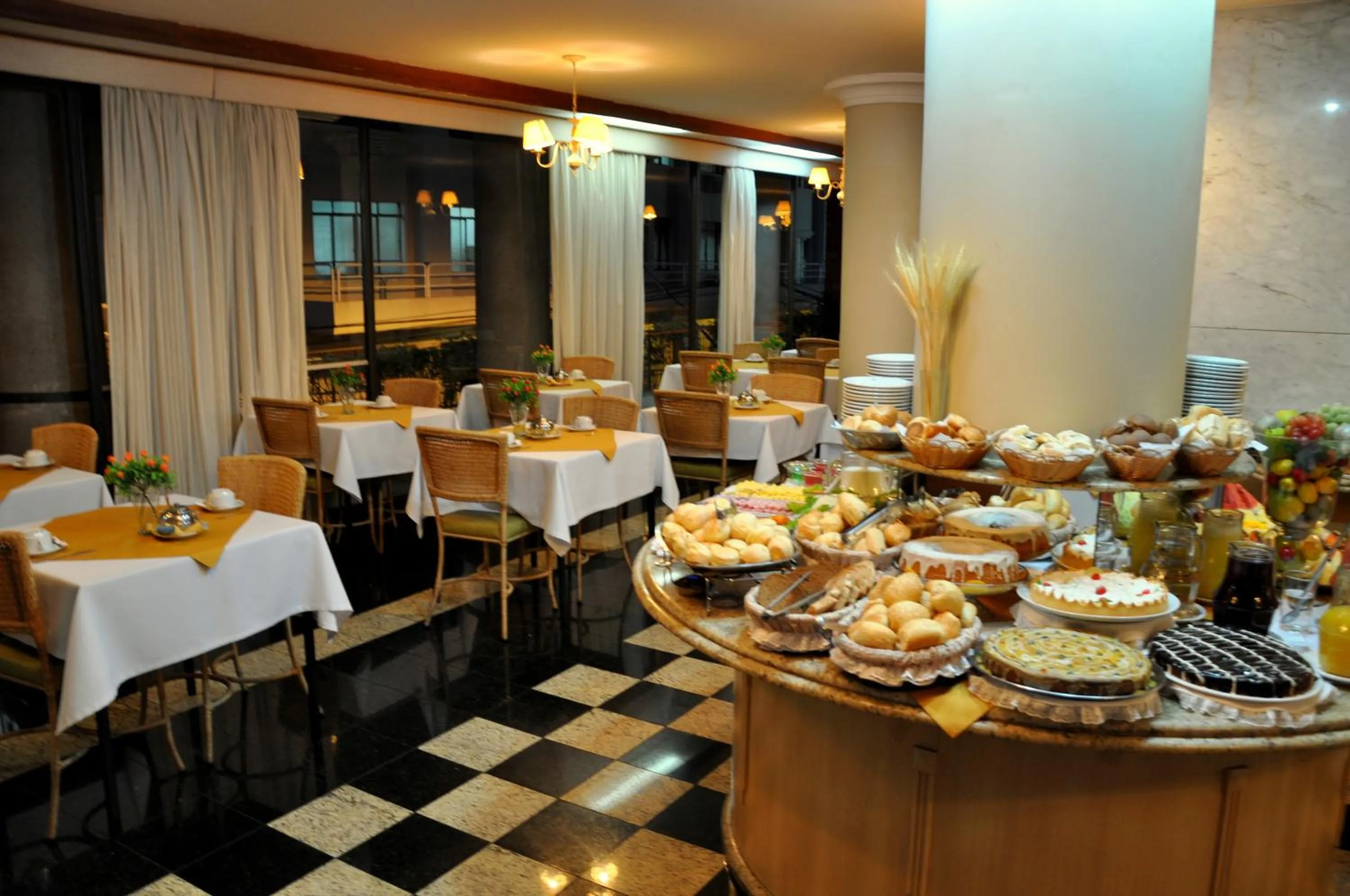 Restaurant/places to eat in Curitiba Palace Hotel