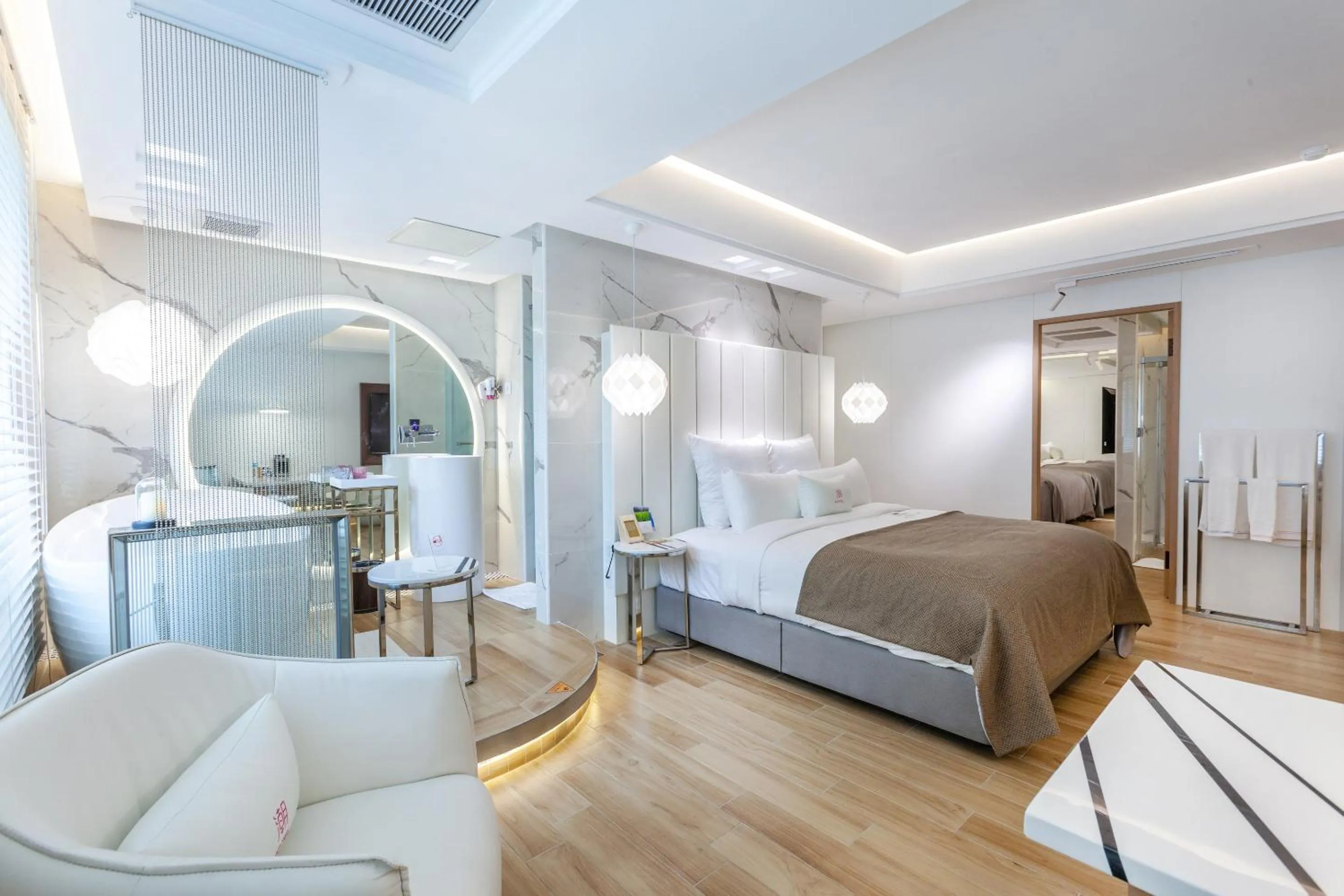 Photo of the whole room, Bed in Chao Motel