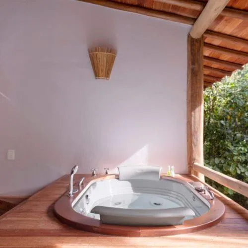 Hot Tub in Amaia Trancoso Hotel