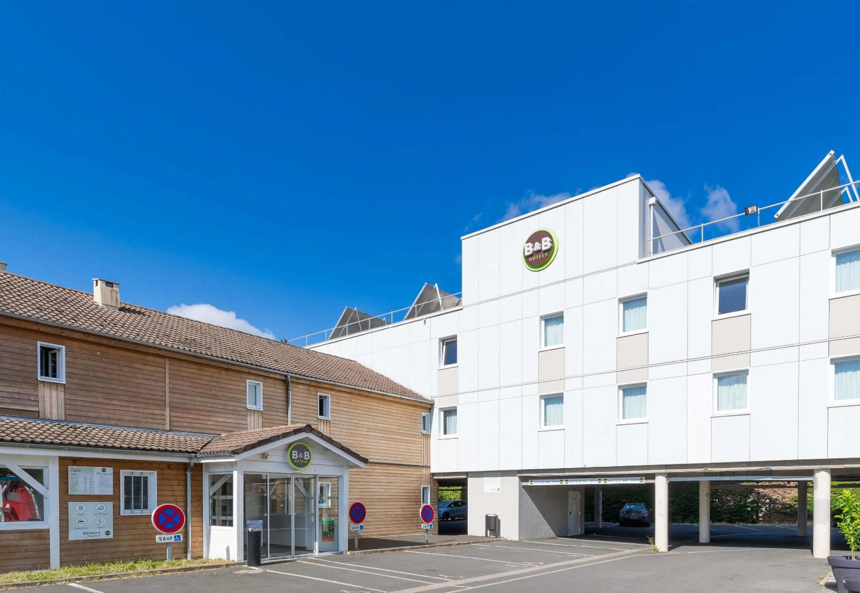 Property building in B&B HOTEL Orleans Saint-Jean de Braye