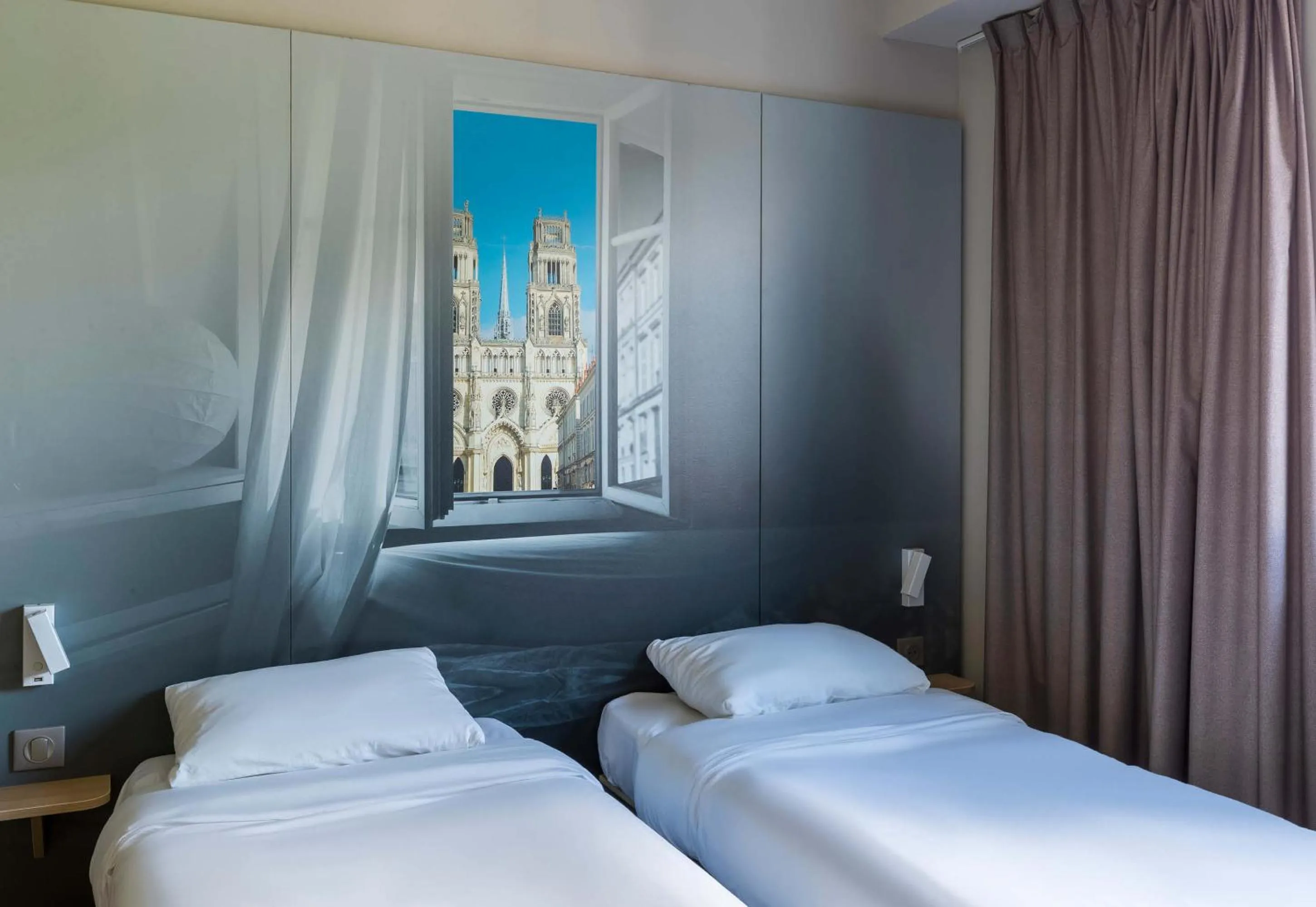 Bedroom, Bed in B&B HOTEL Orleans Saint-Jean de Braye