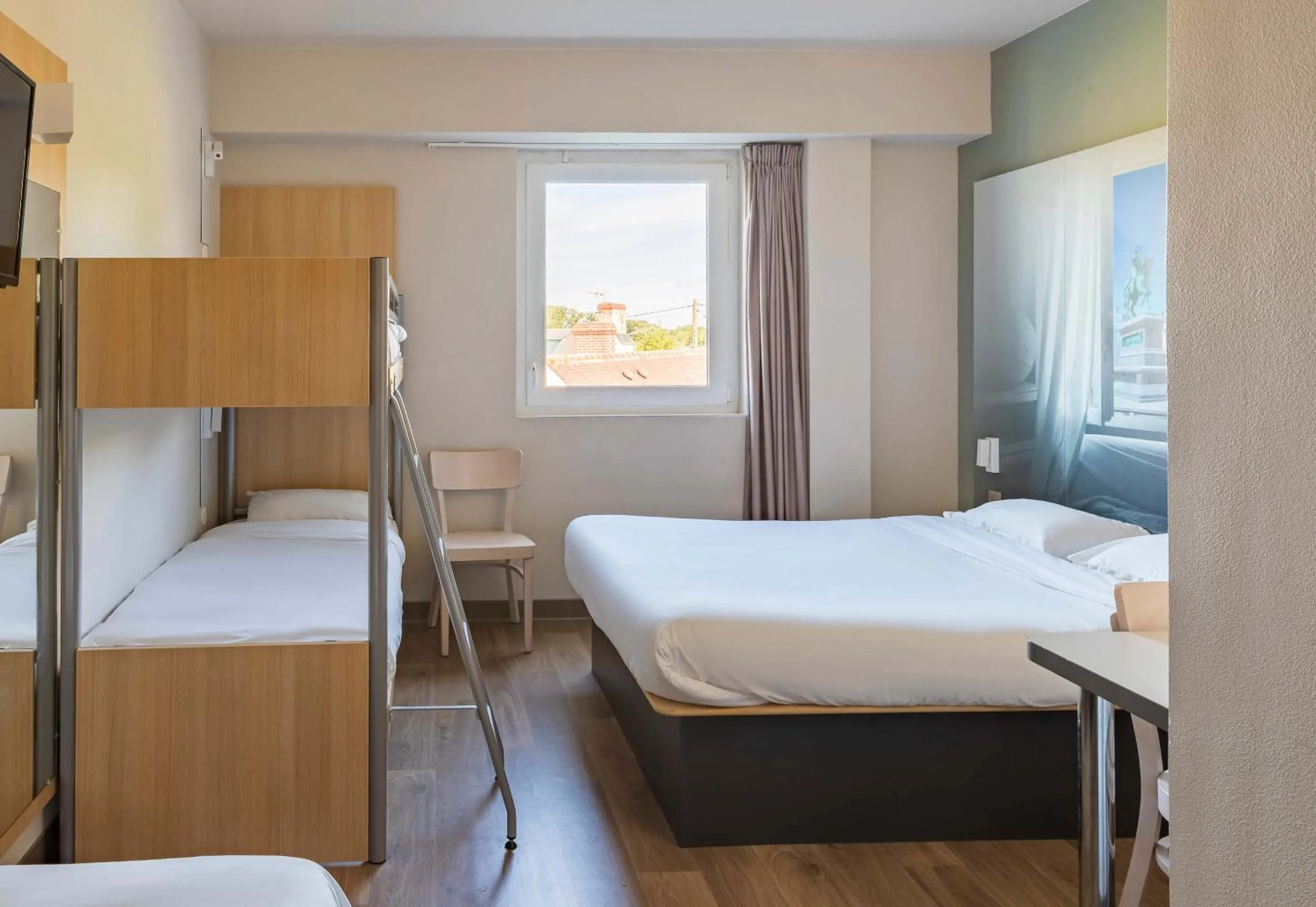 Bedroom, Bed in B&B HOTEL Orleans Saint-Jean de Braye