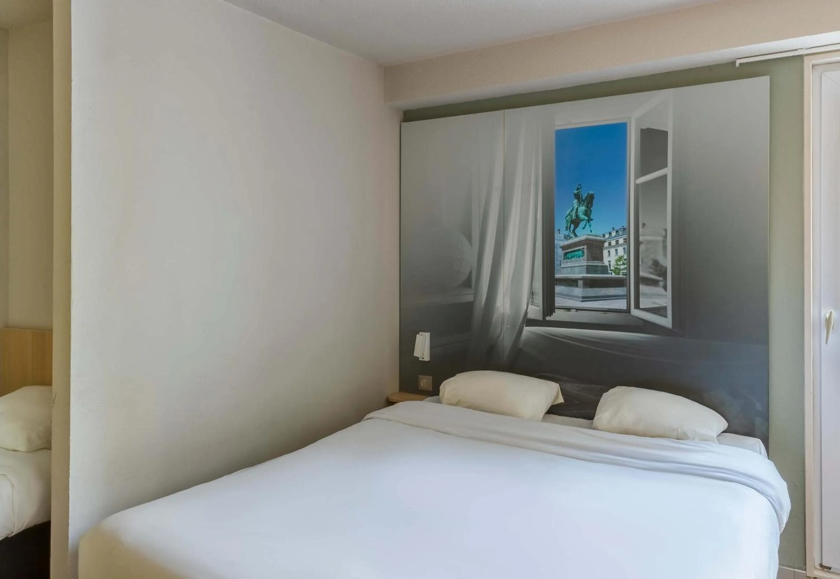 Bedroom, Bed in B&B HOTEL Orleans Saint-Jean de Braye