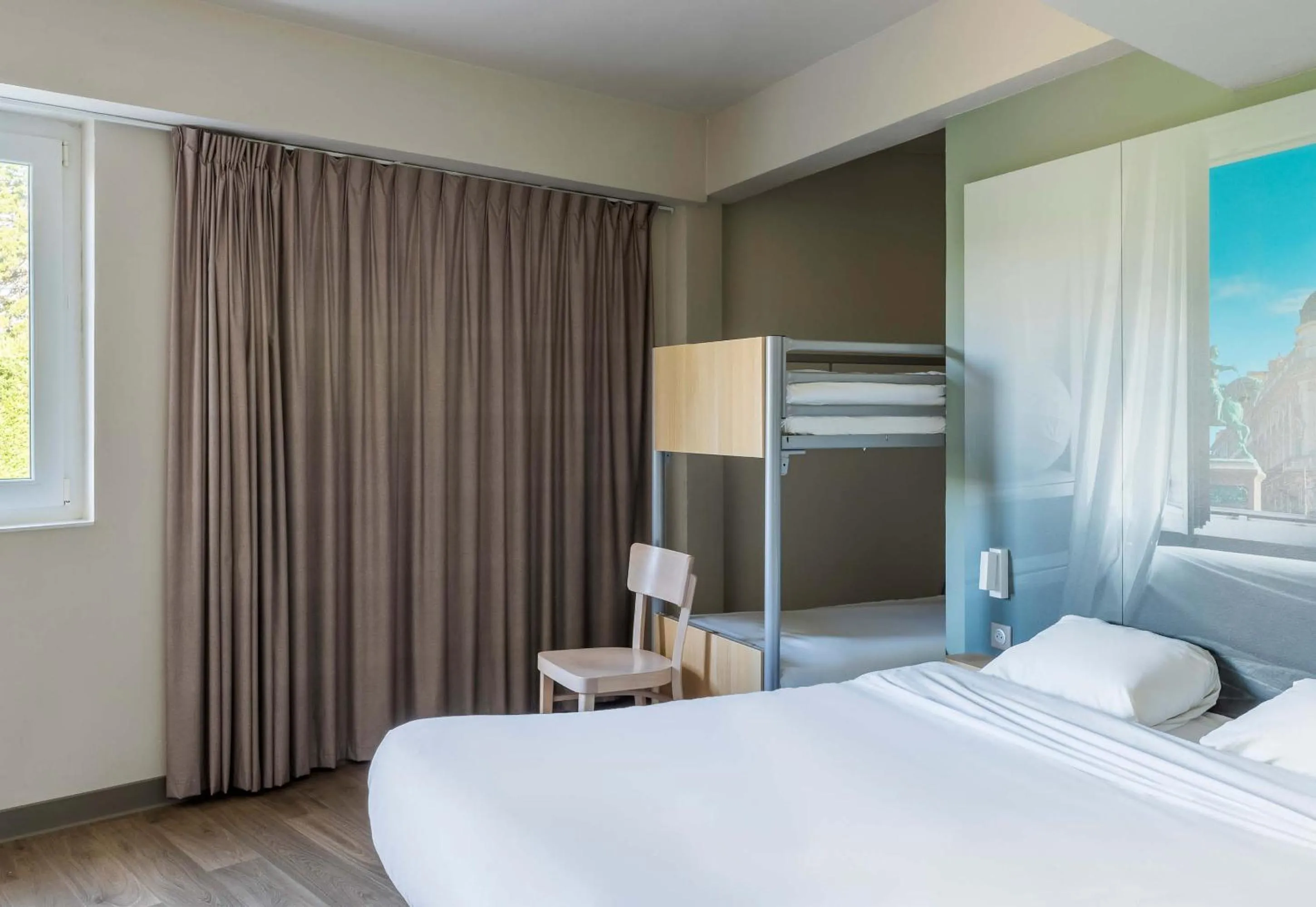 Bedroom, Bed in B&B HOTEL Orleans Saint-Jean de Braye