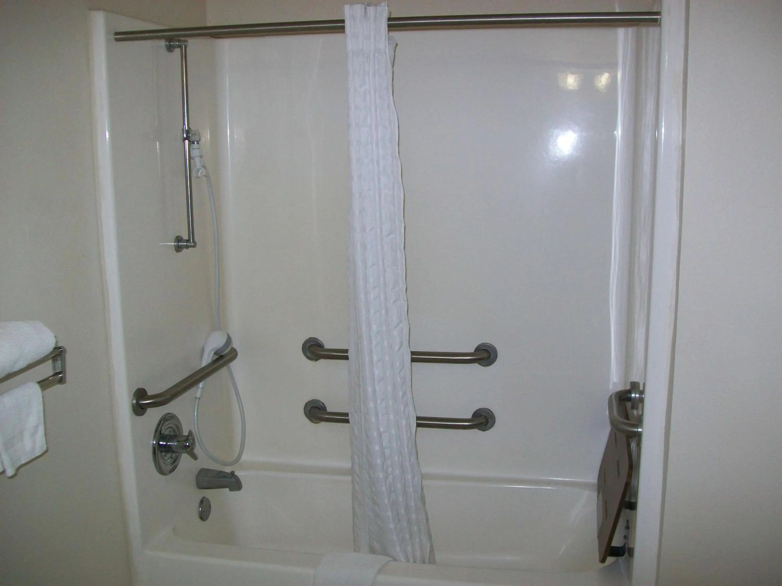 Bathroom in Americas Best Value Inn Kinder