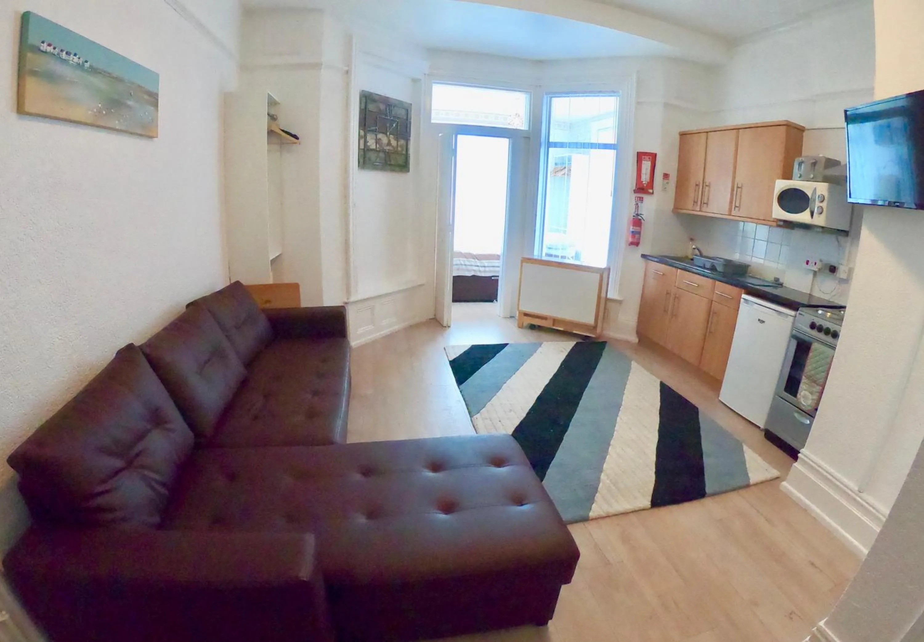 Kitchen or kitchenette in Empress Select Holiday Flats