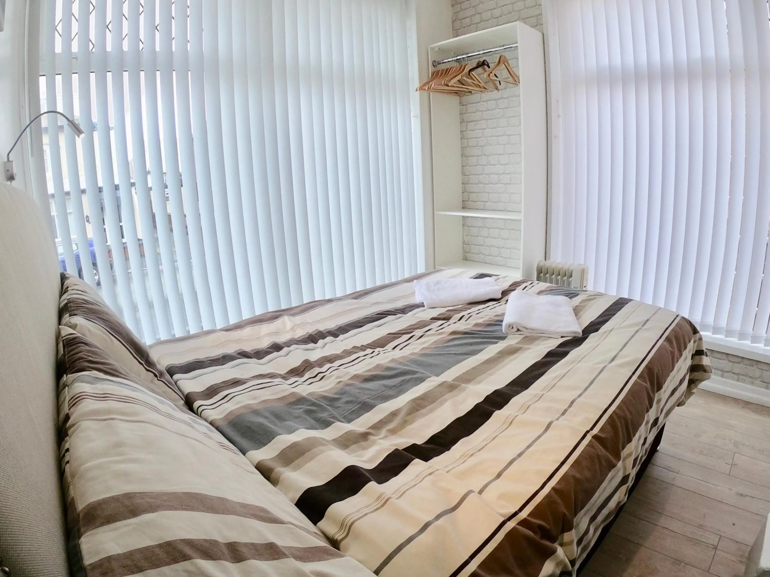 Bedroom, Bed in Empress Select Holiday Flats