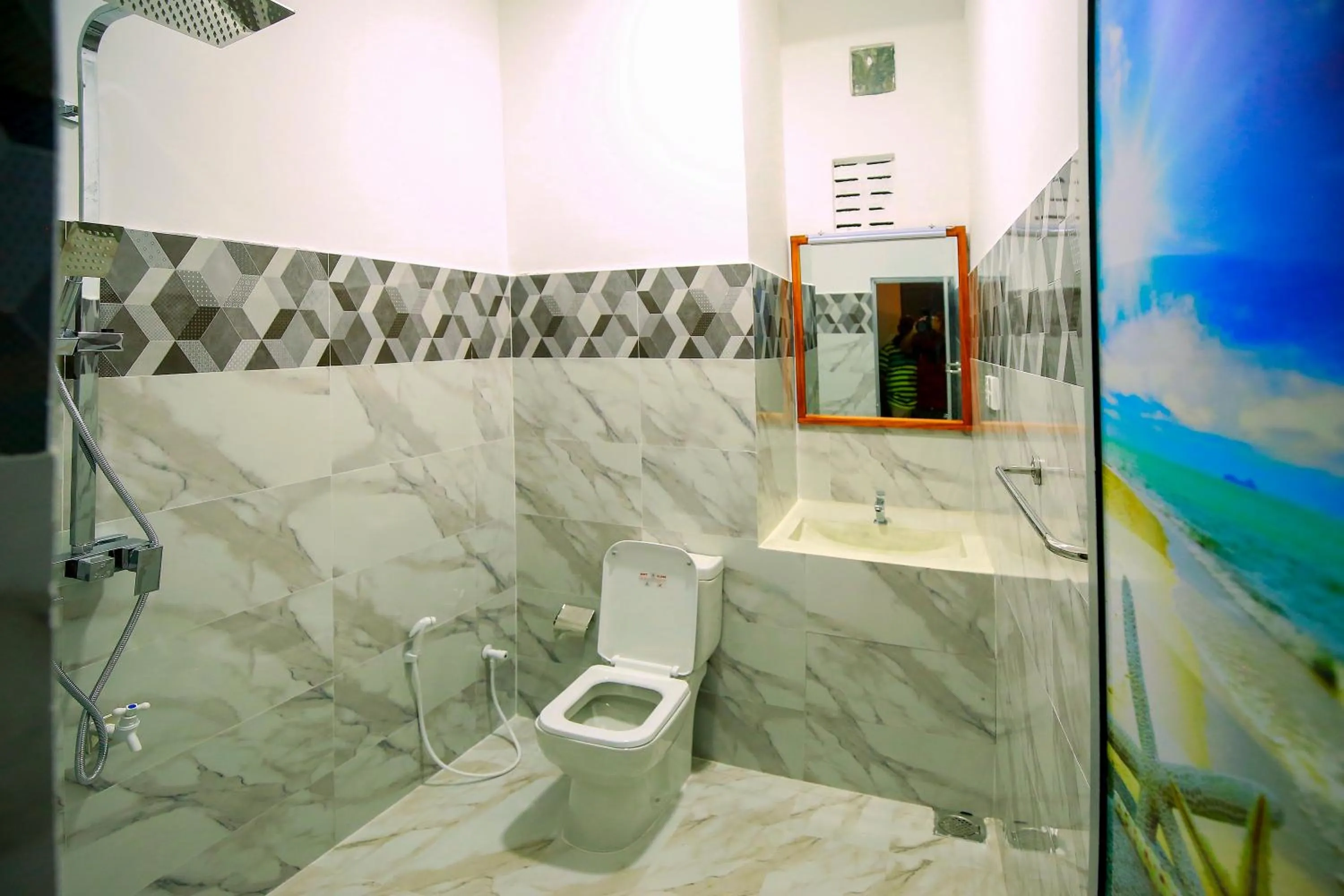 Shower in New Ocean Vibes Ahangama