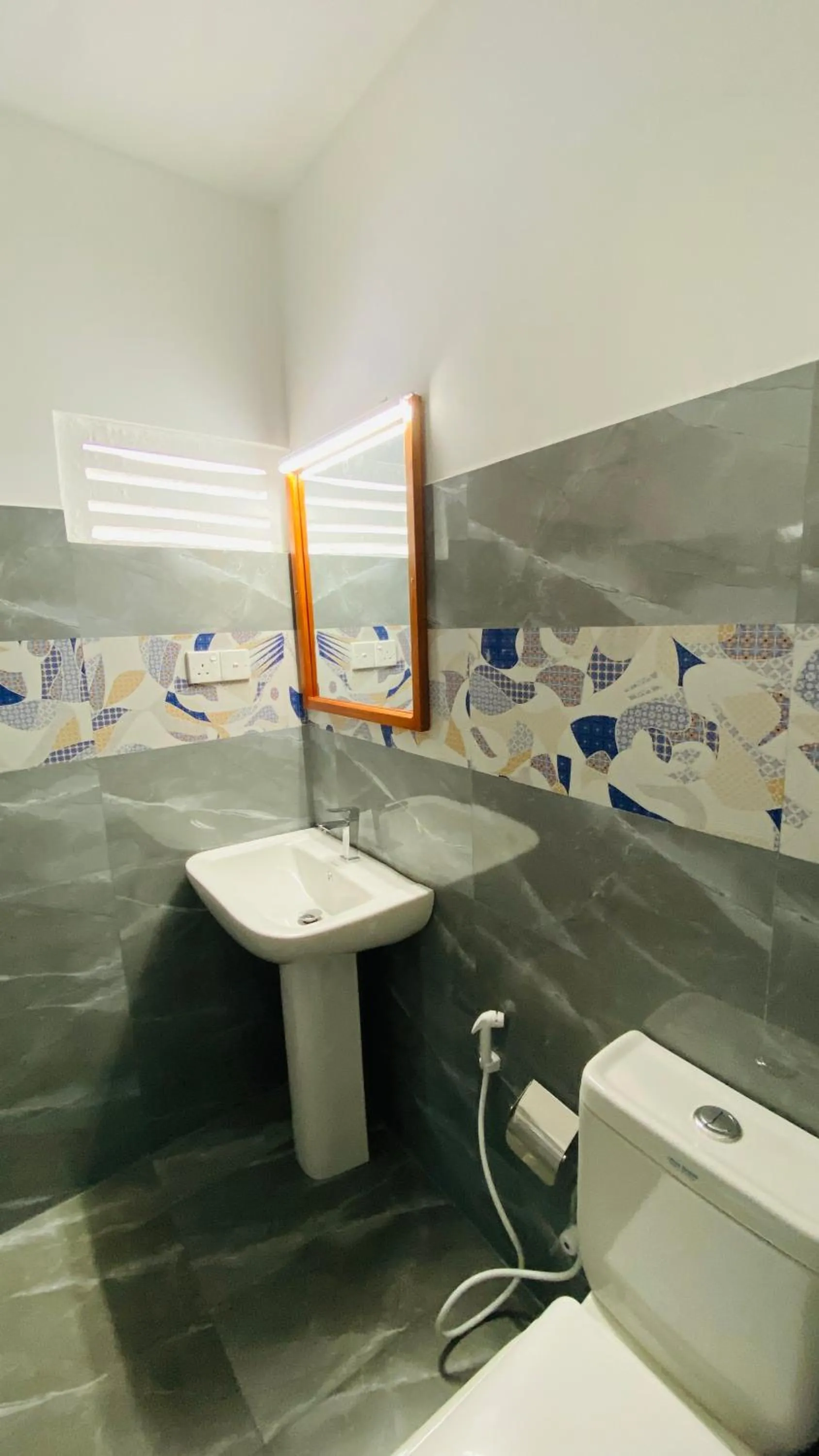 Bathroom in New Ocean Vibes Ahangama