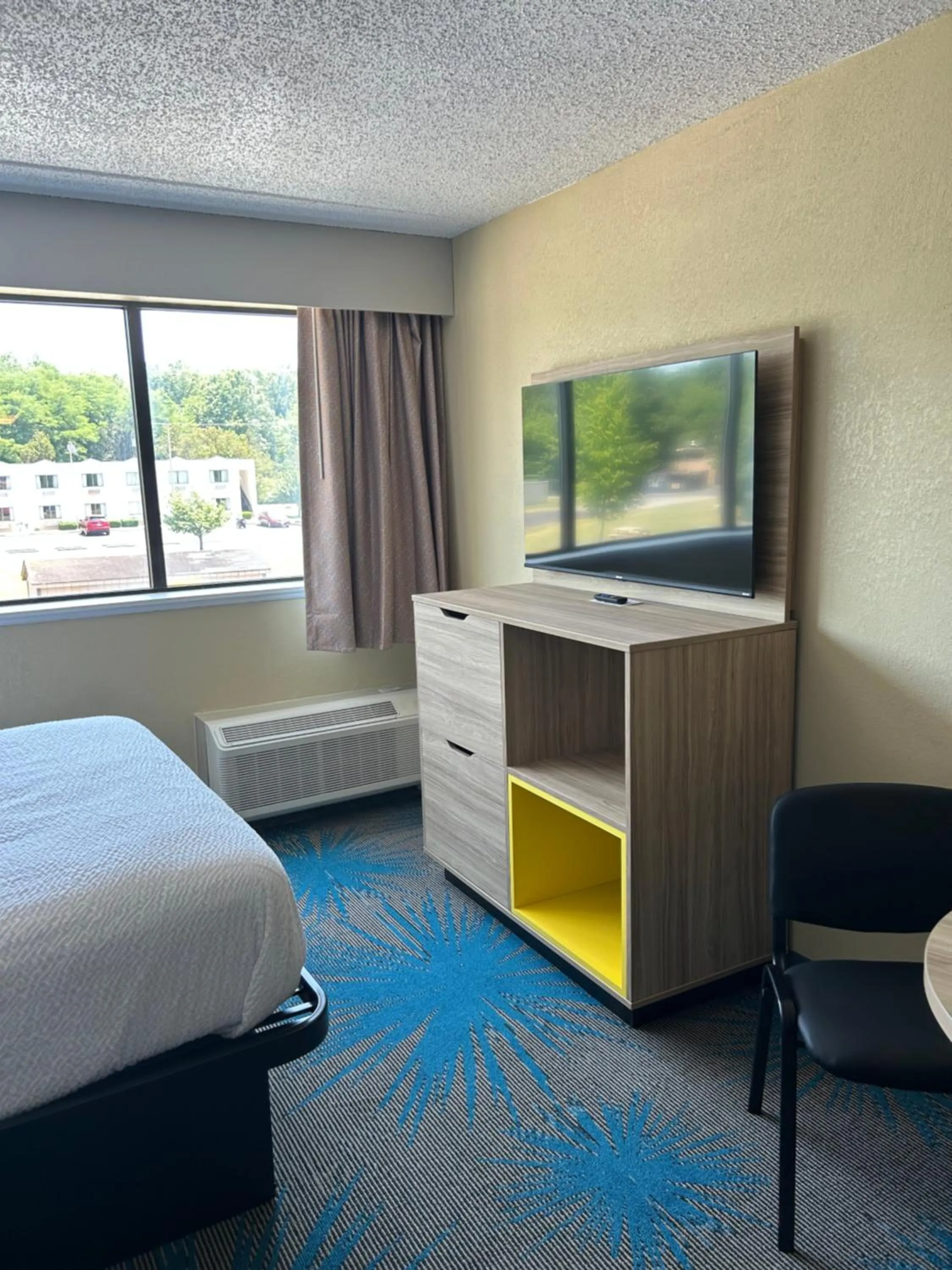 Bedroom, Bed in Days Inn by Wyndham Gettysburg