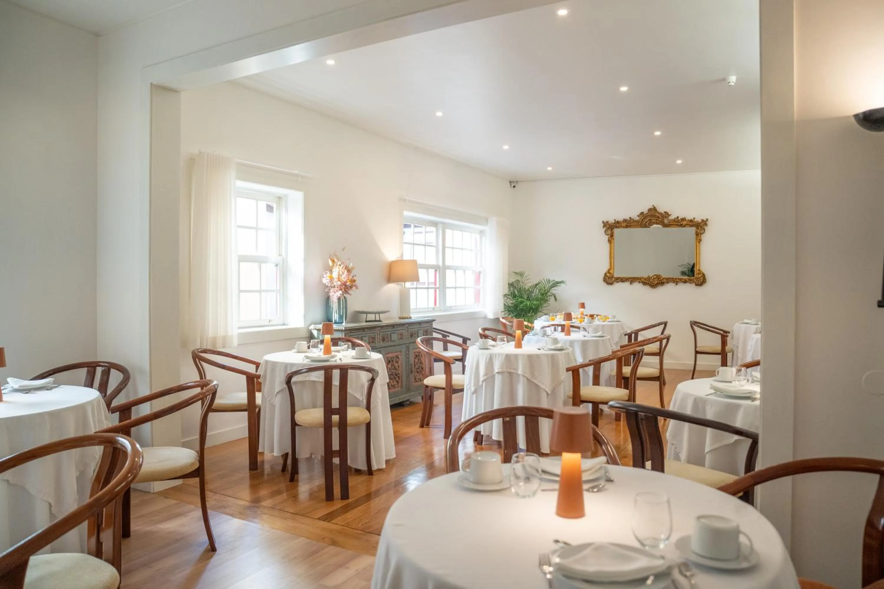 Restaurant/places to eat in Hotel Toural