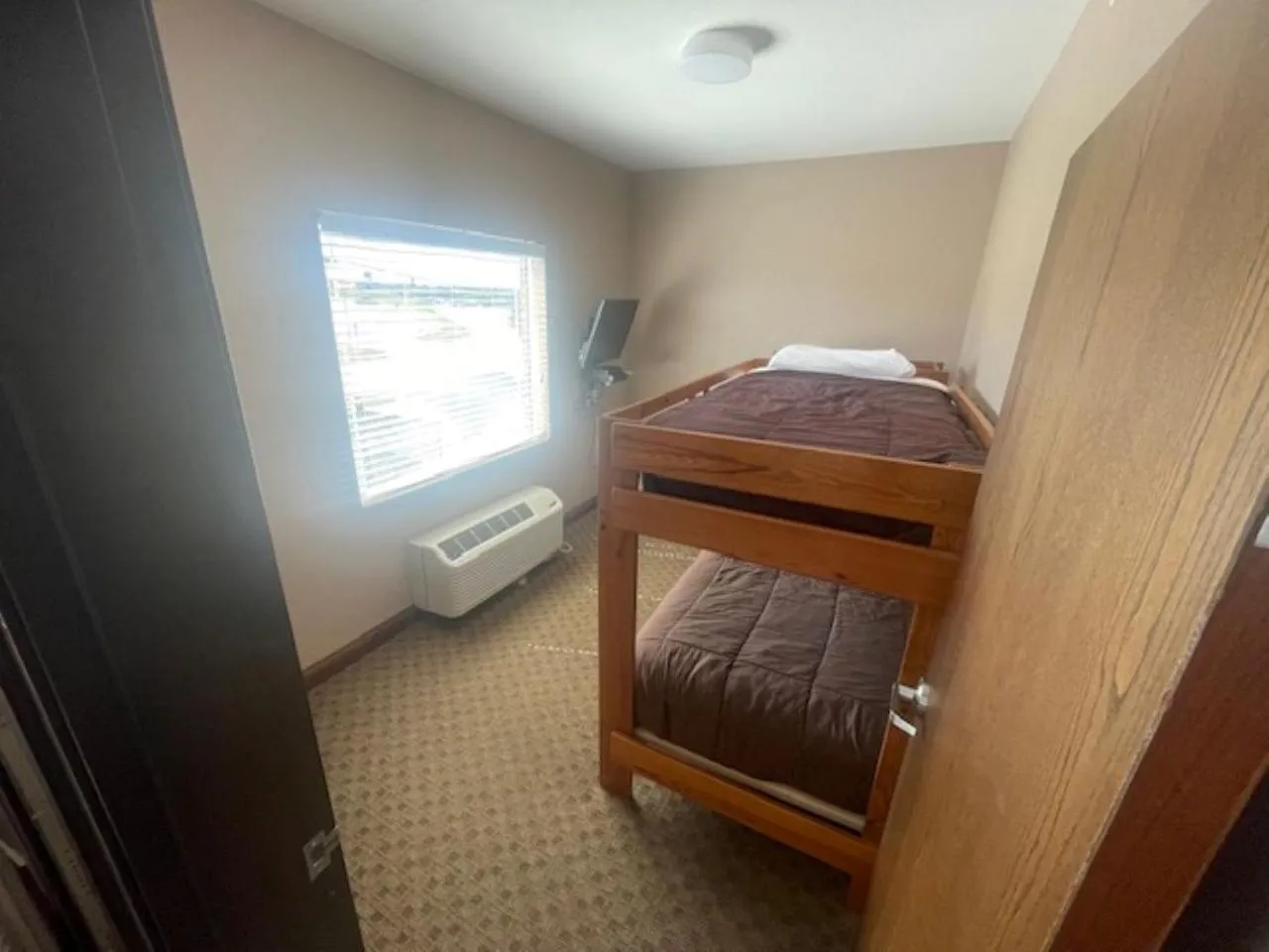 bunk bed, Bed in Bell's Extended Stay and Suites