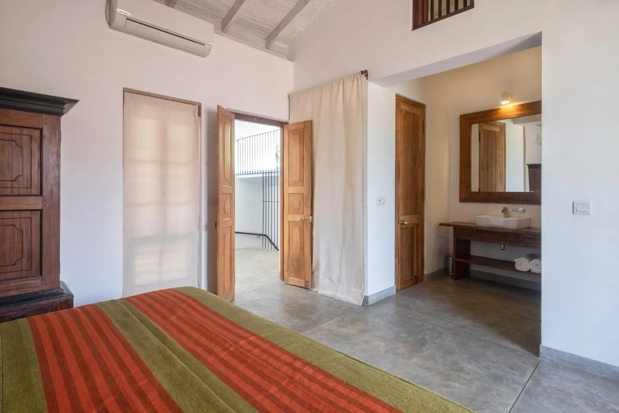 Bed in 50 CHURCH STREET - GALLE FORT