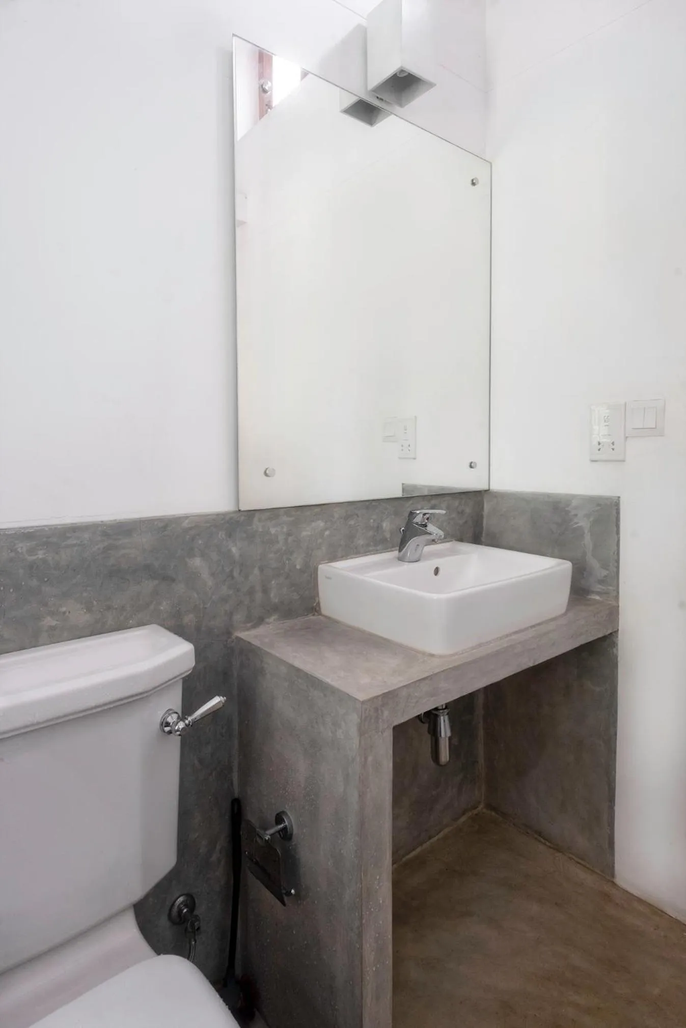 Toilet in 50 CHURCH STREET - GALLE FORT