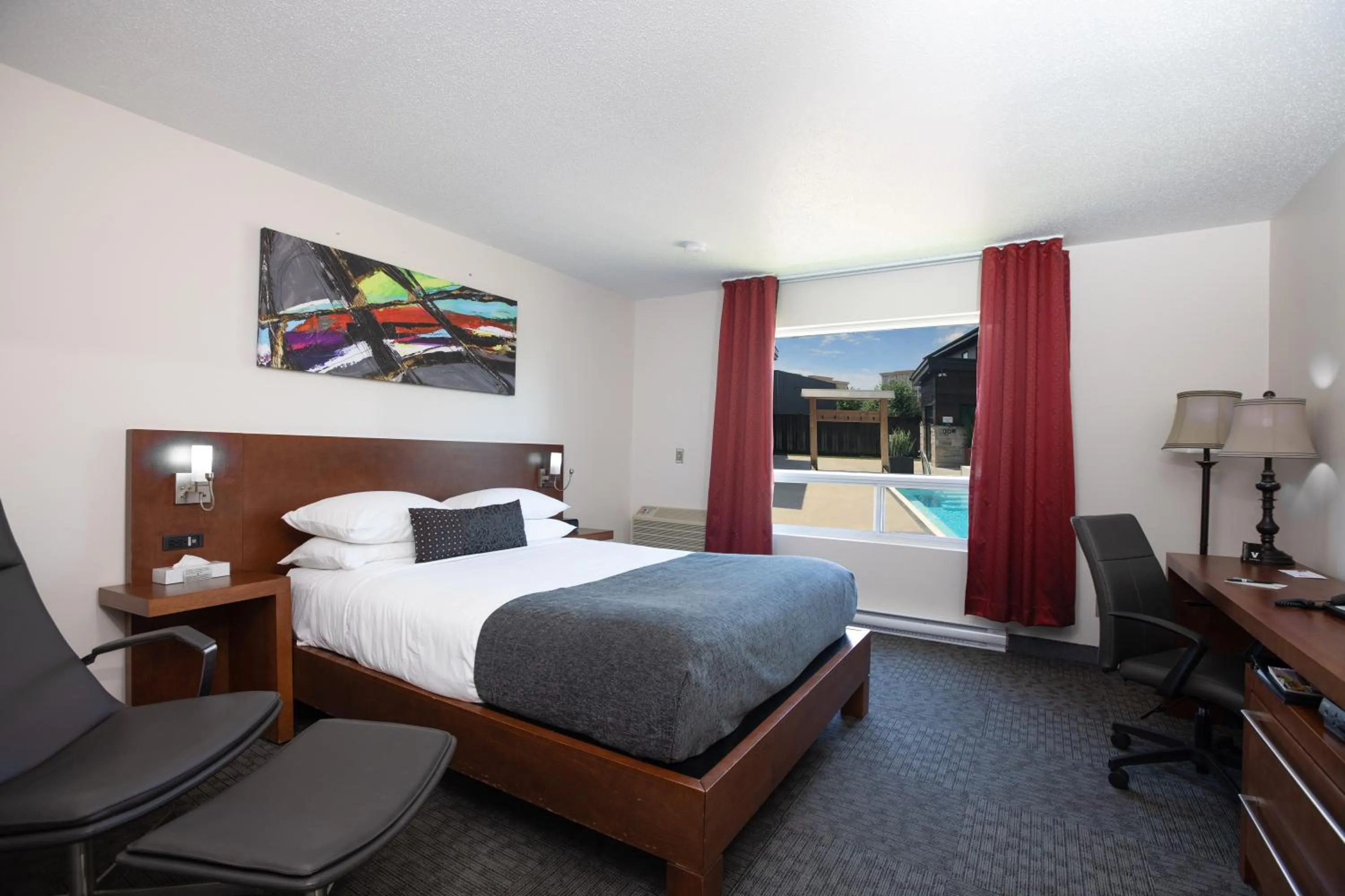 Photo of the whole room, Bed in Hotel V