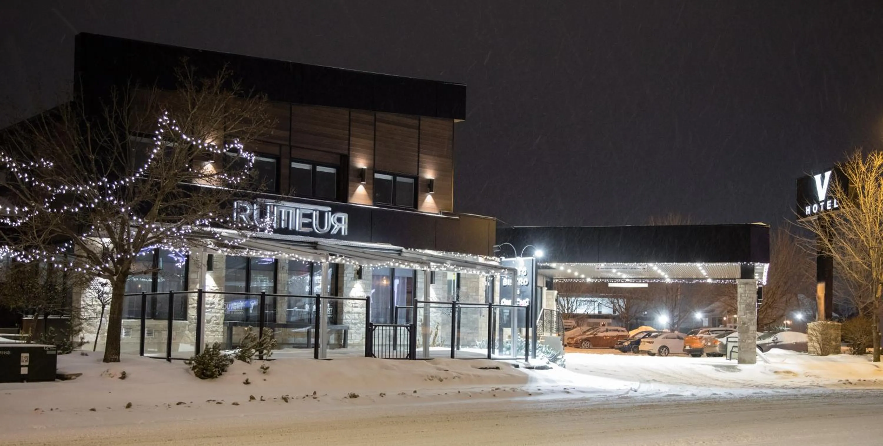 Facade/entrance in Hotel V