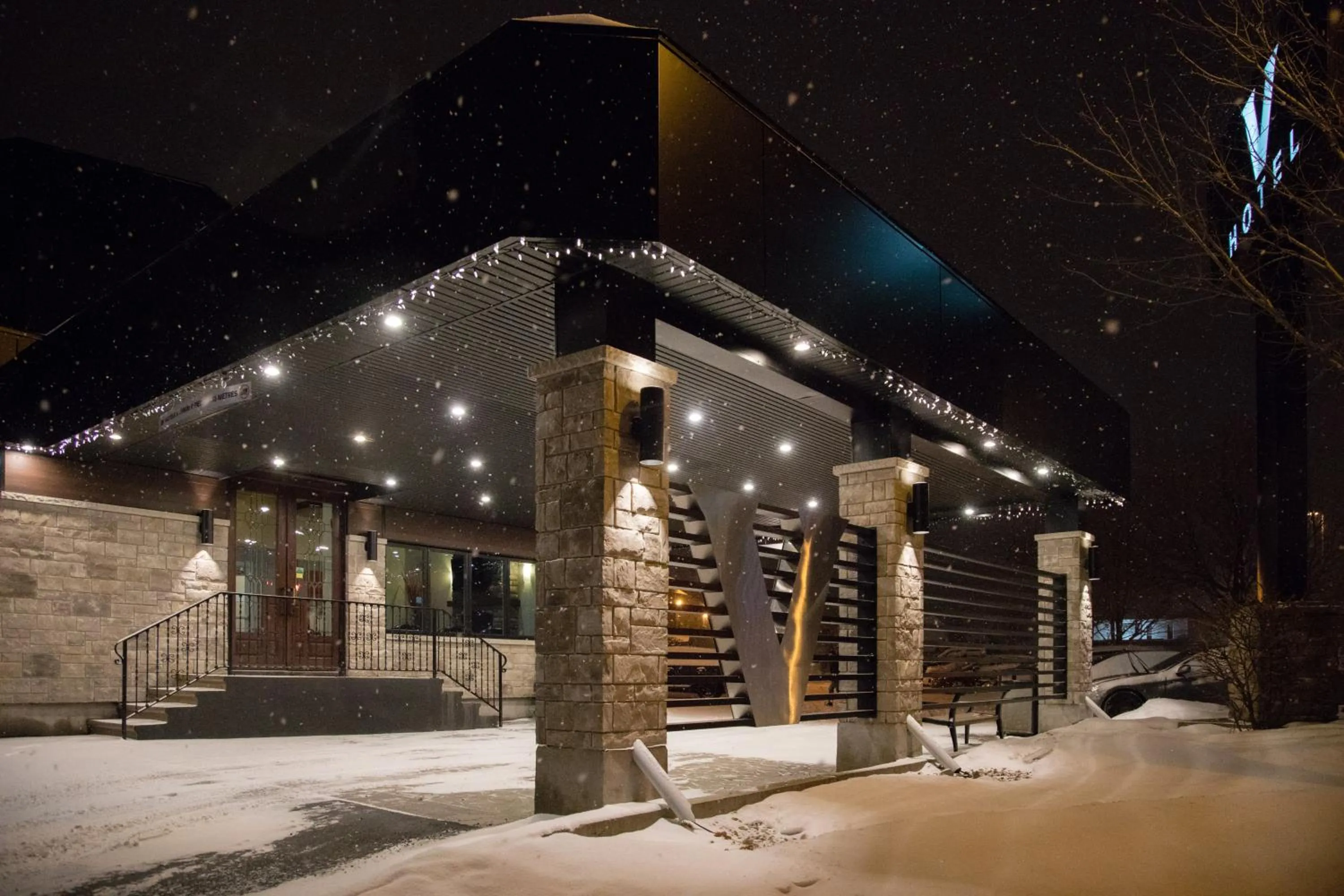 Facade/entrance in Hotel V