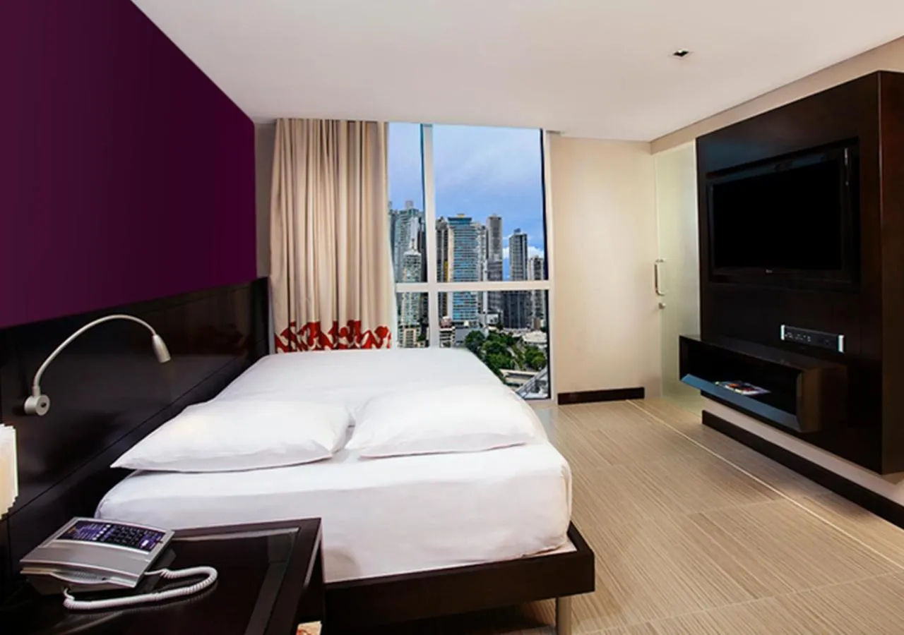 Photo of the whole room, Bed in Megapolis Hotel Panama