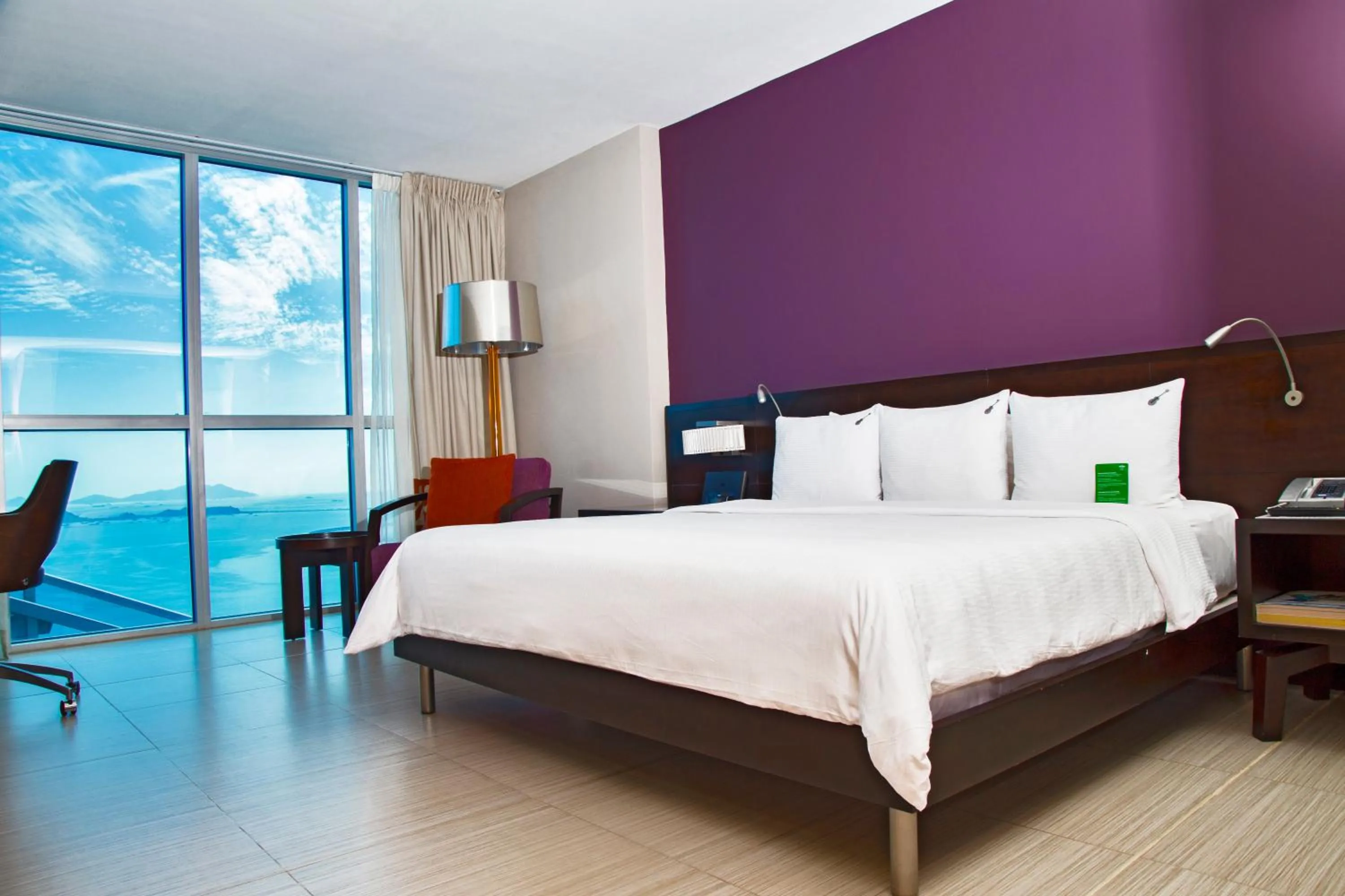 Bedroom, Bed in Megapolis Hotel Panama