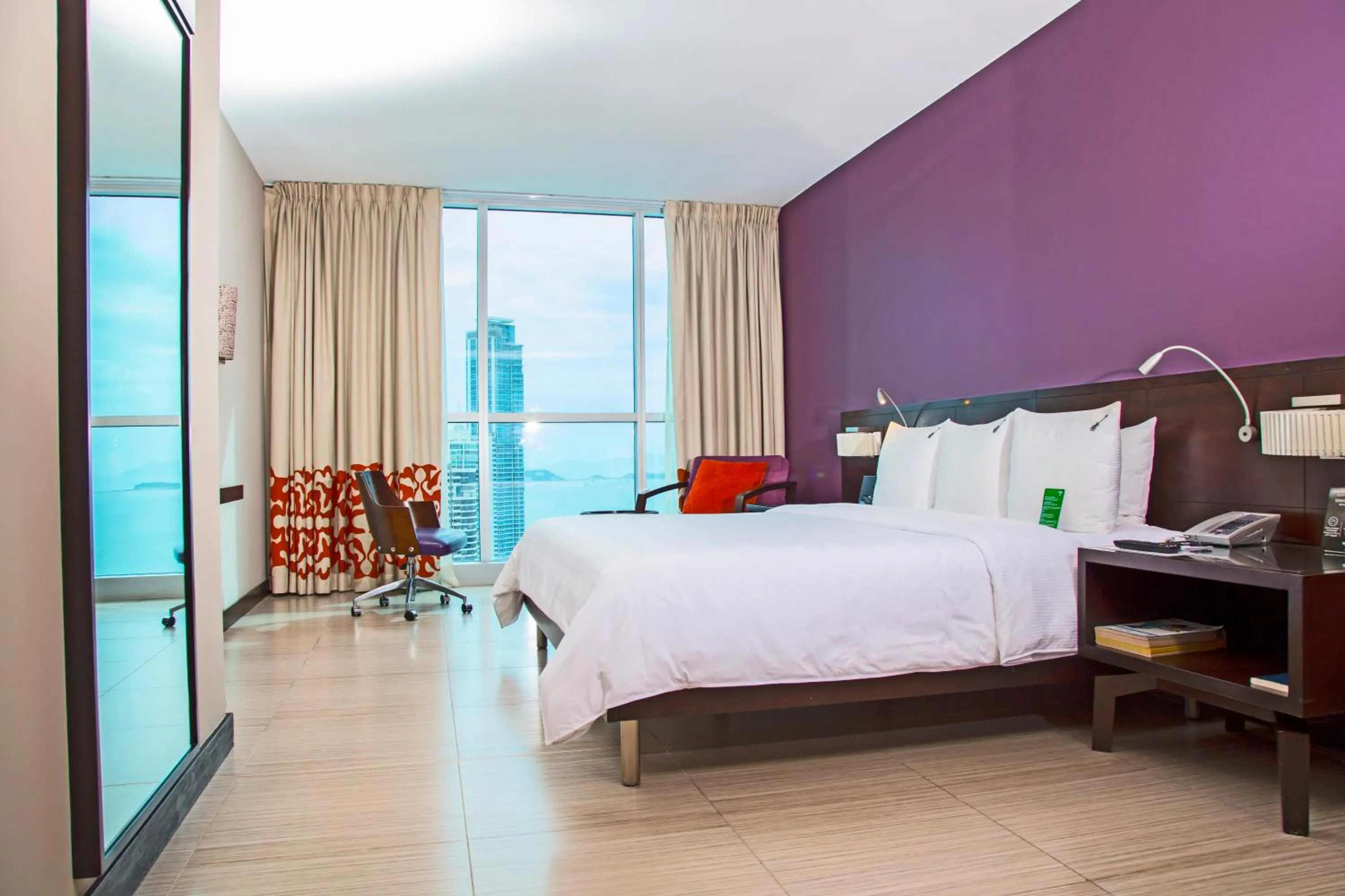 Bedroom, Bed in Megapolis Hotel Panama