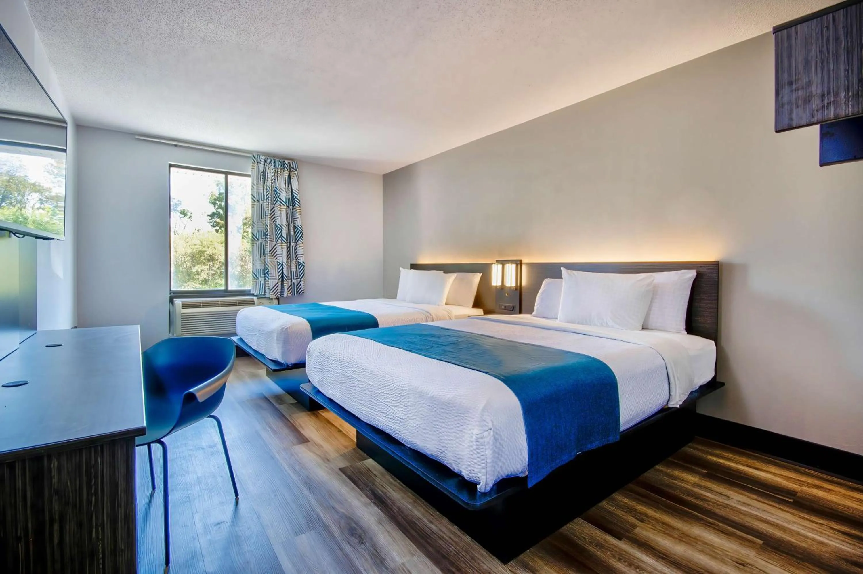 Bedroom, Bed in Motel 6 Jeffersonville, IN