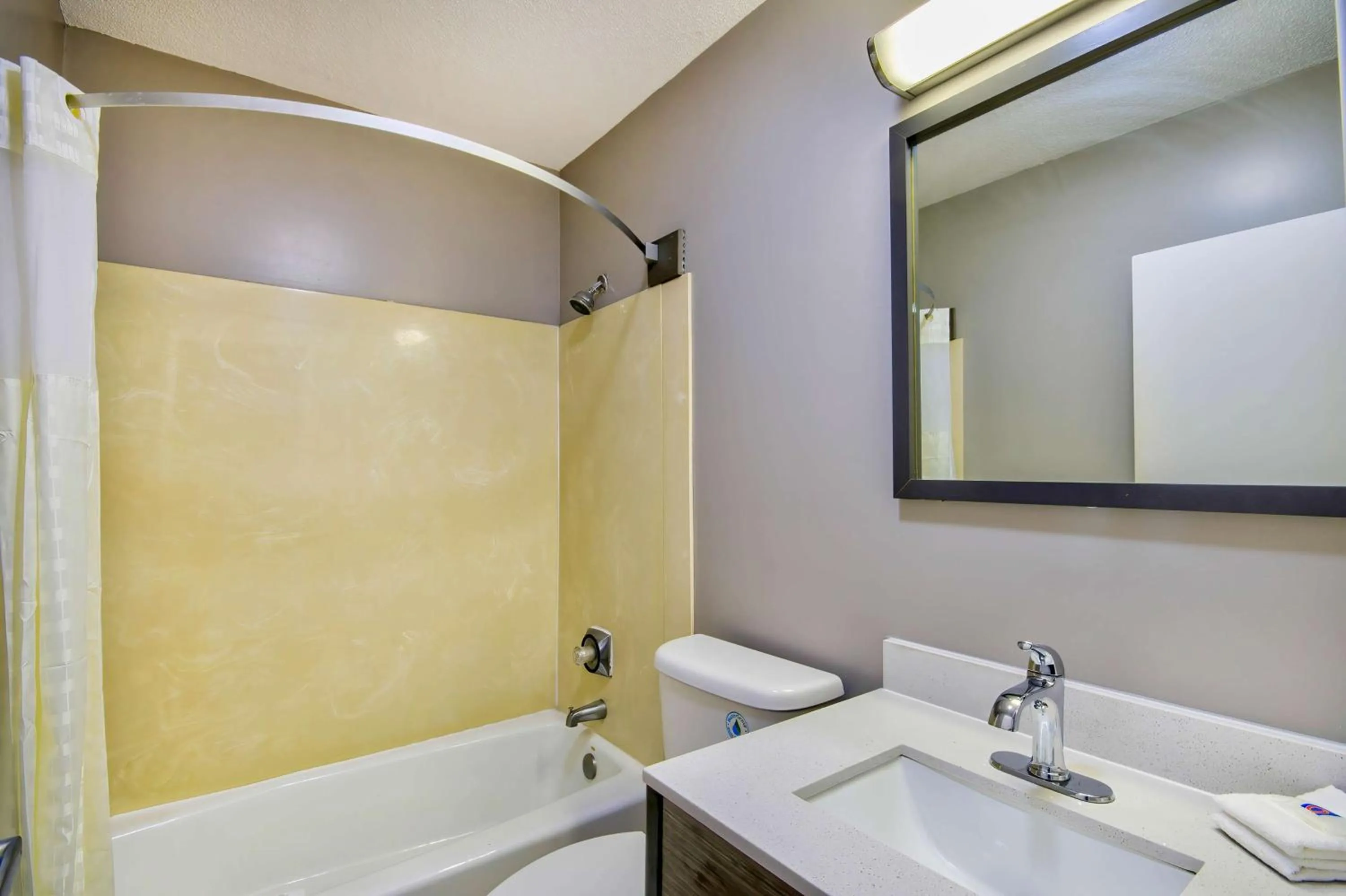 Bathroom in Motel 6 Jeffersonville, IN