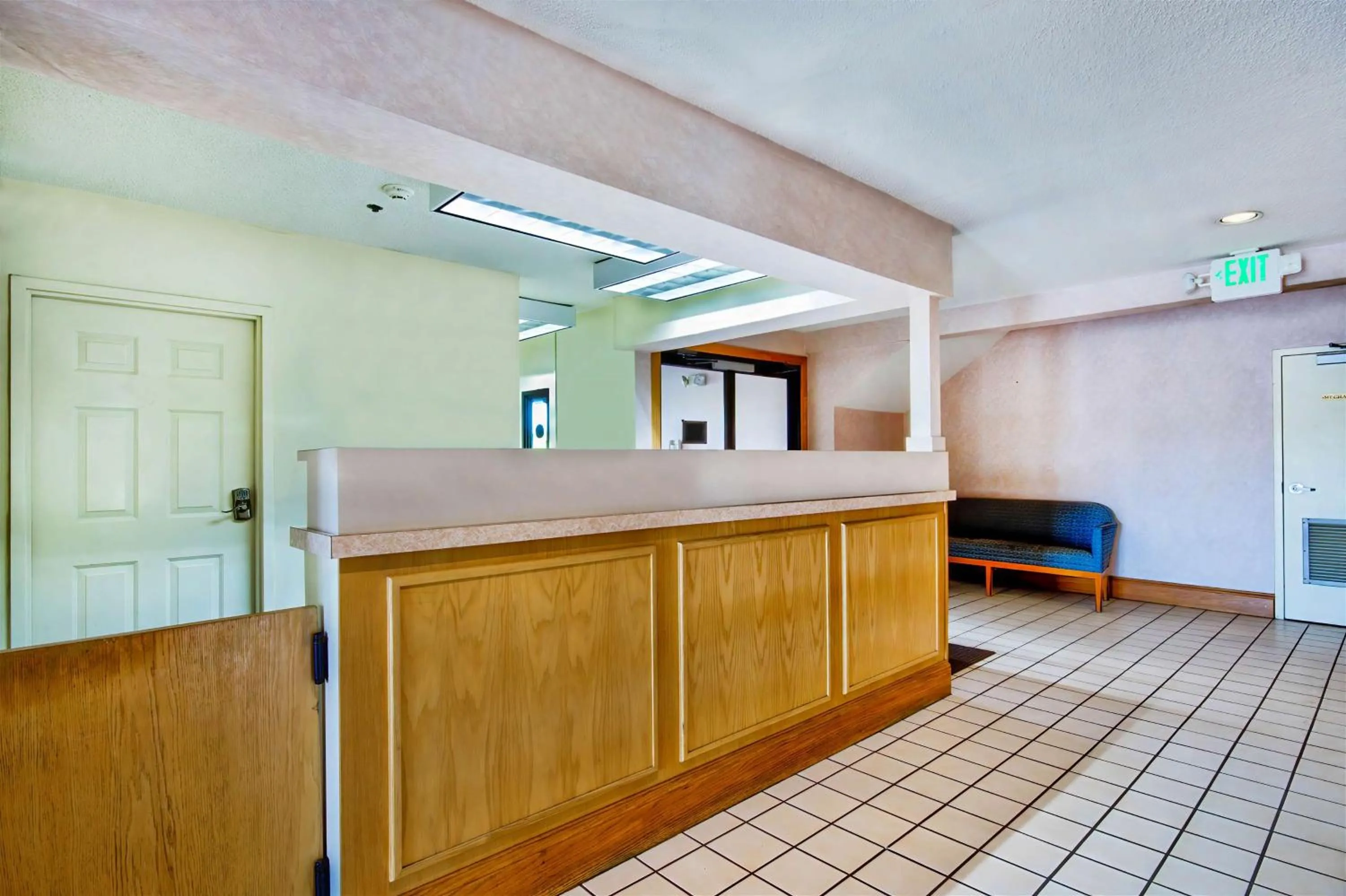 Lobby or reception in Motel 6 Jeffersonville, IN