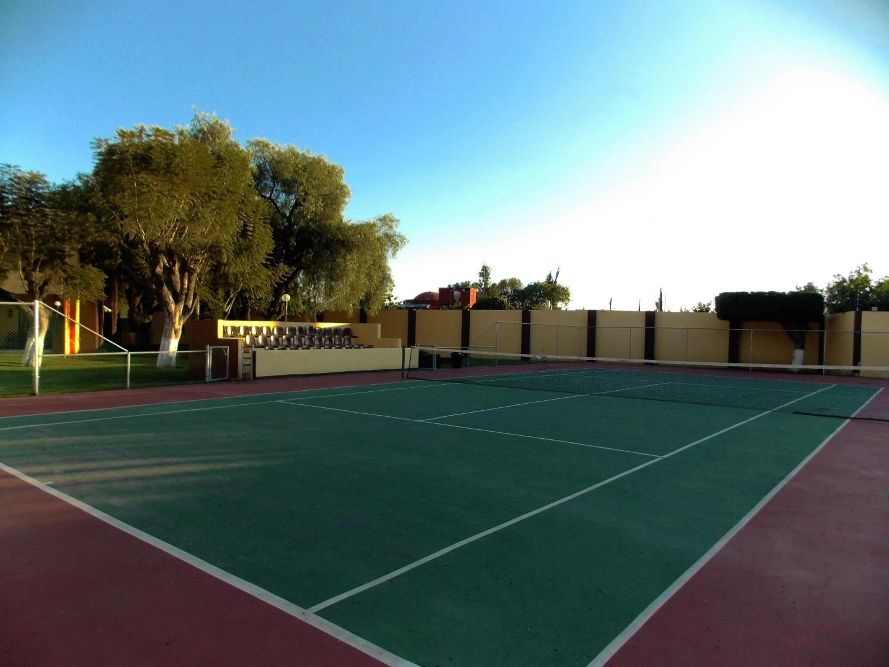 Tennis court in Casa Cantarranas