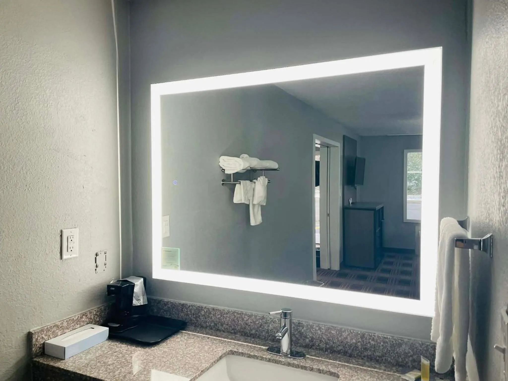 Travelodge by Wyndham Sellersburg