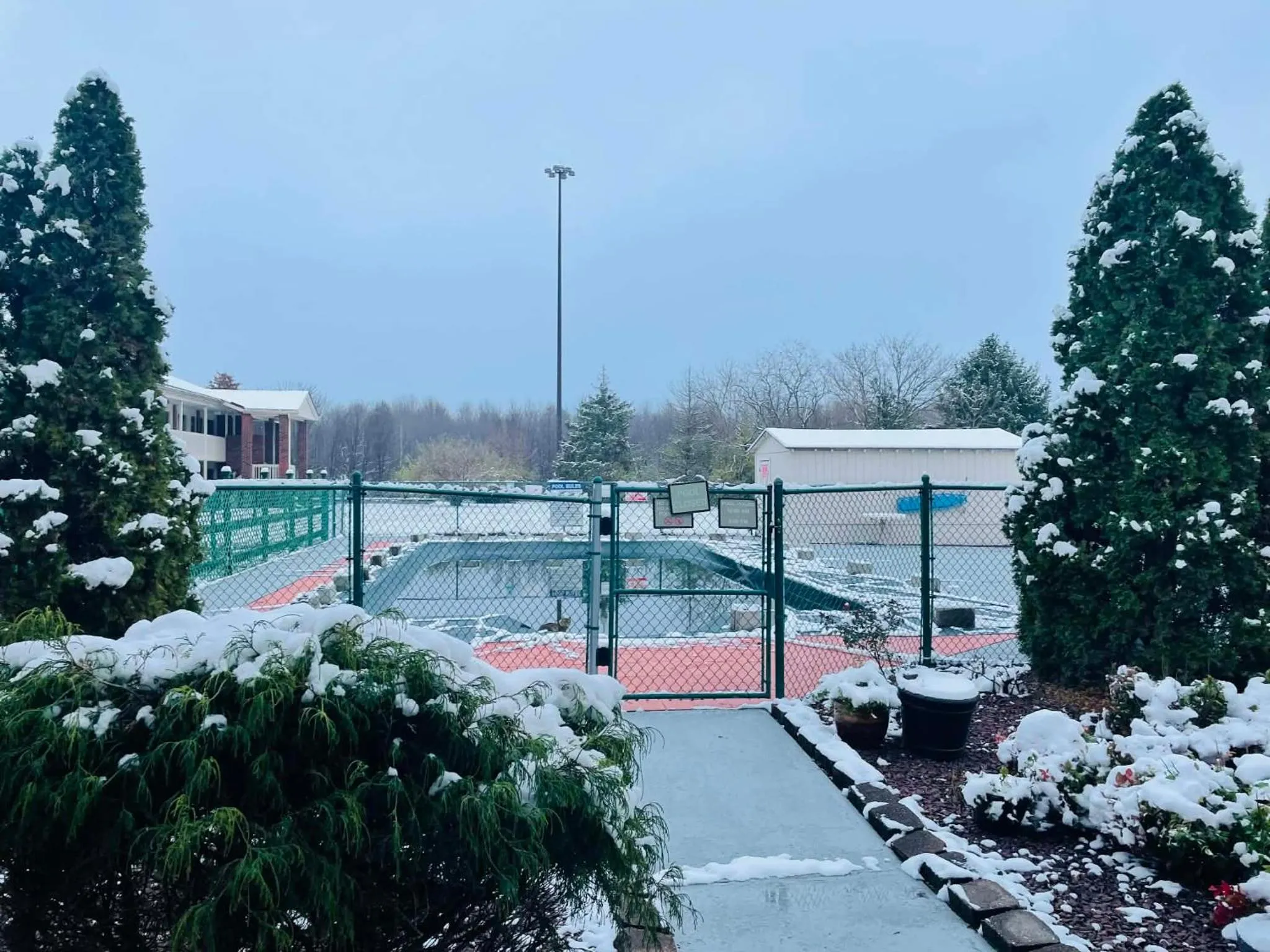 Travelodge by Wyndham Sellersburg