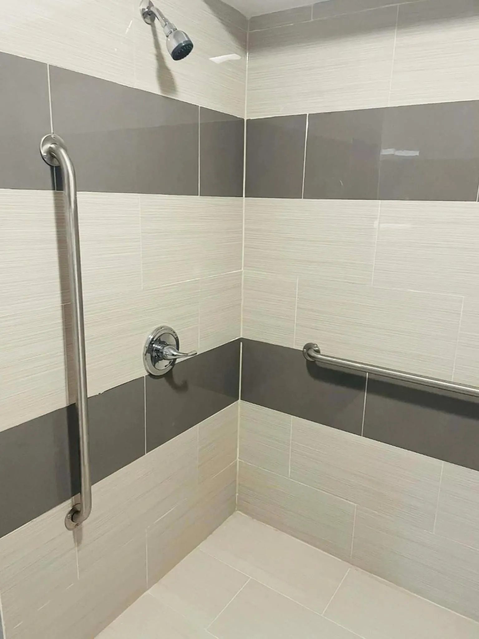 Travelodge by Wyndham Sellersburg