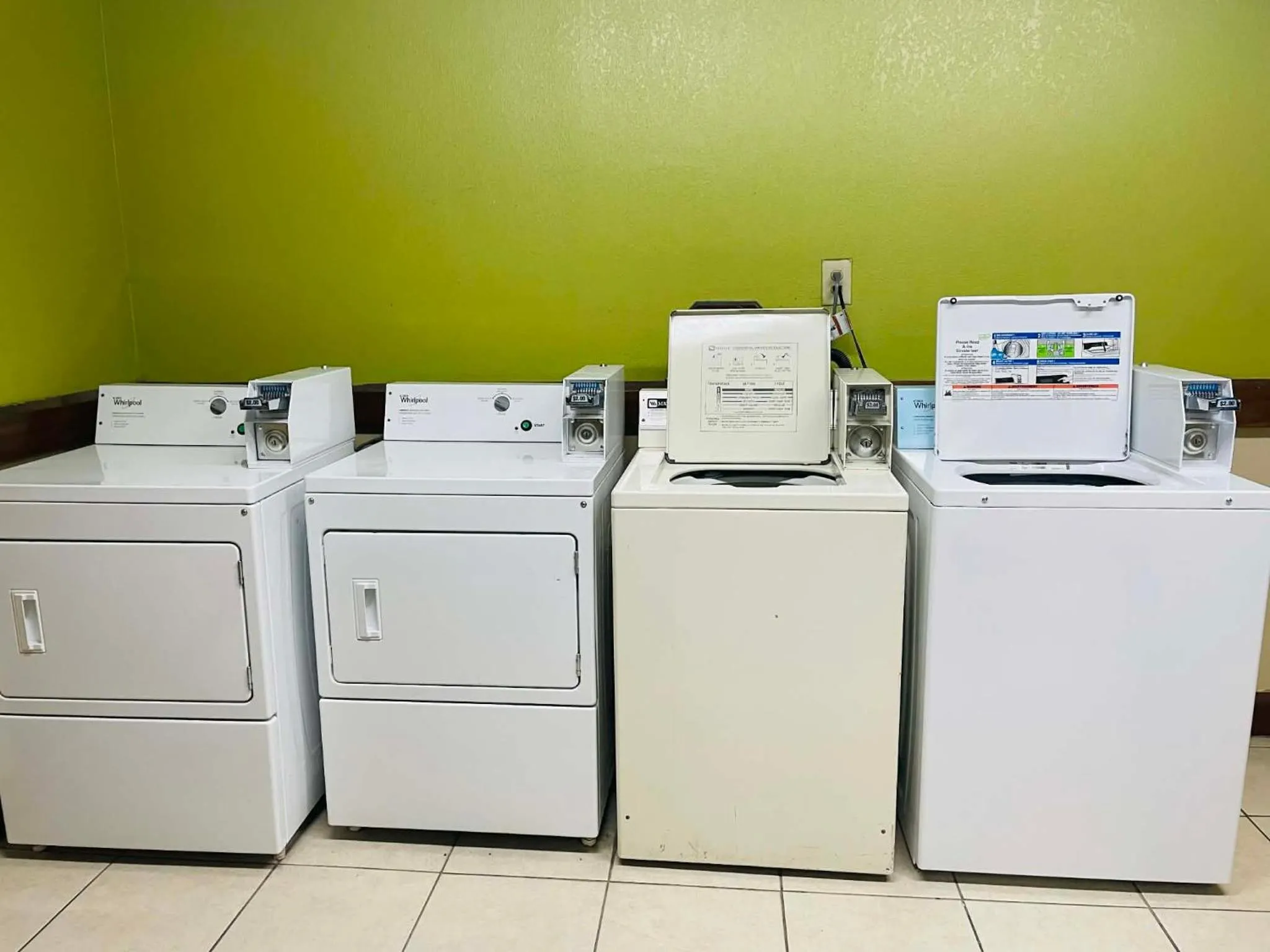 Travelodge by Wyndham Sellersburg