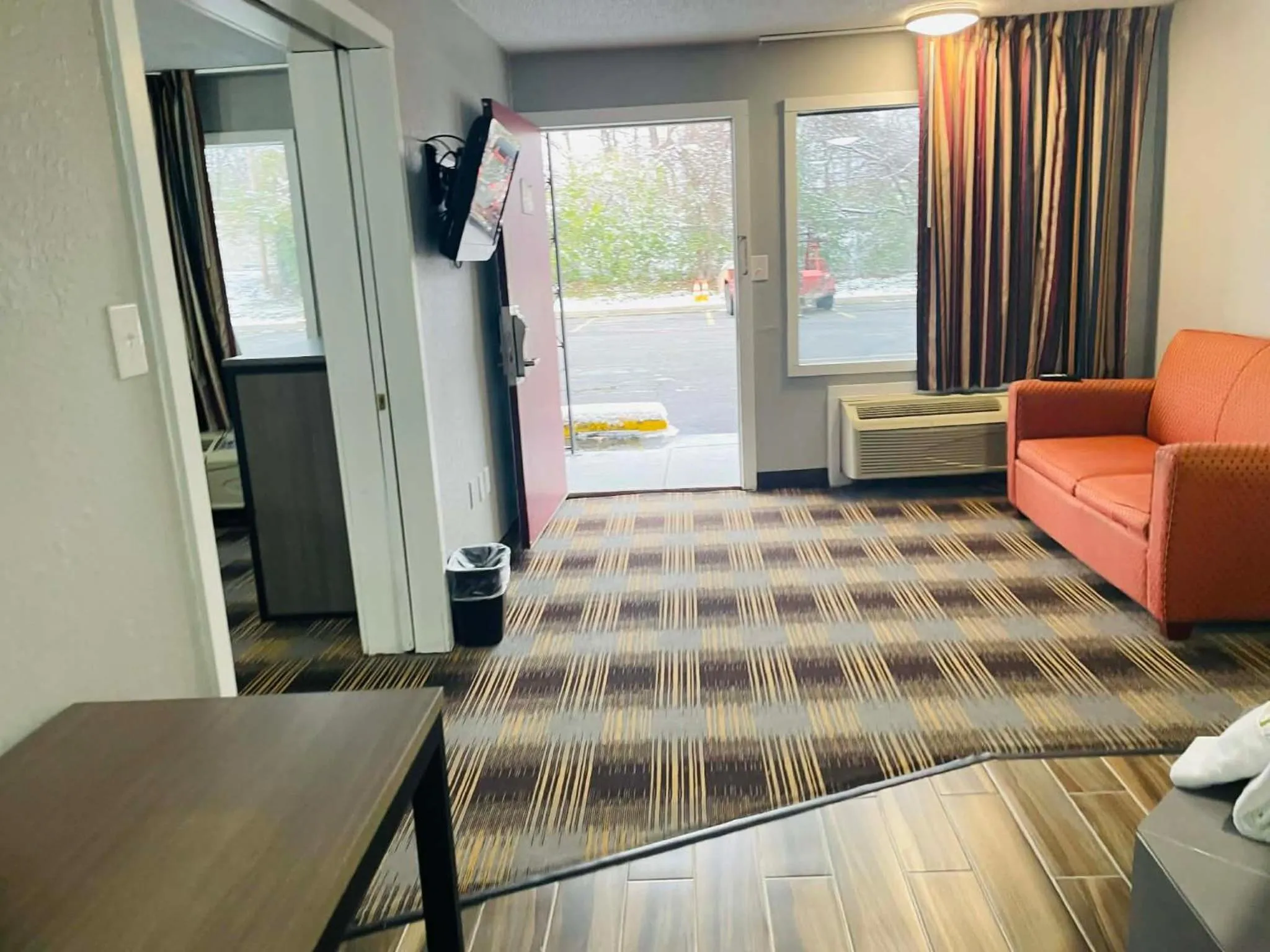 Travelodge by Wyndham Sellersburg