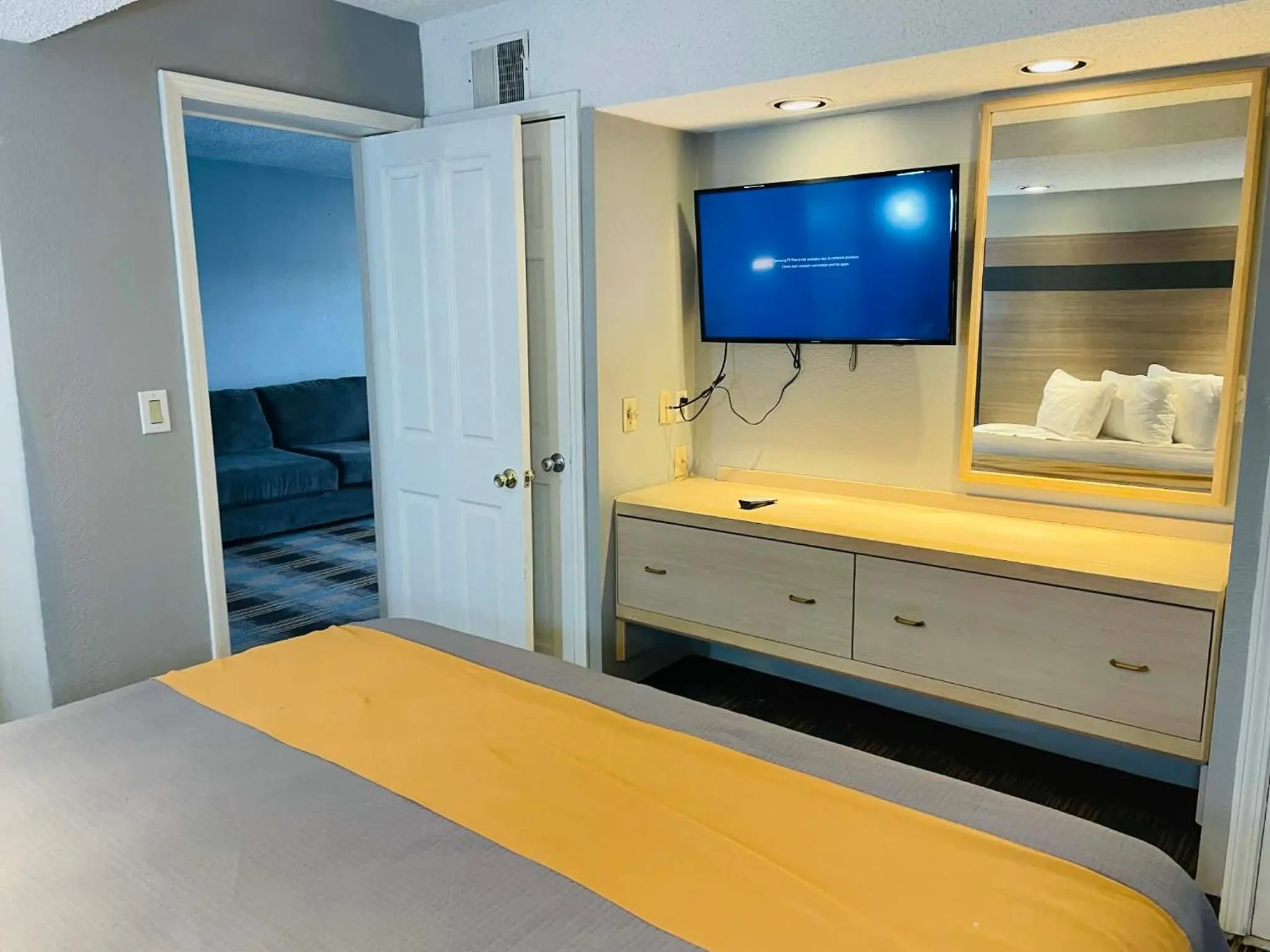 Bed in Travelodge by Wyndham Sellersburg