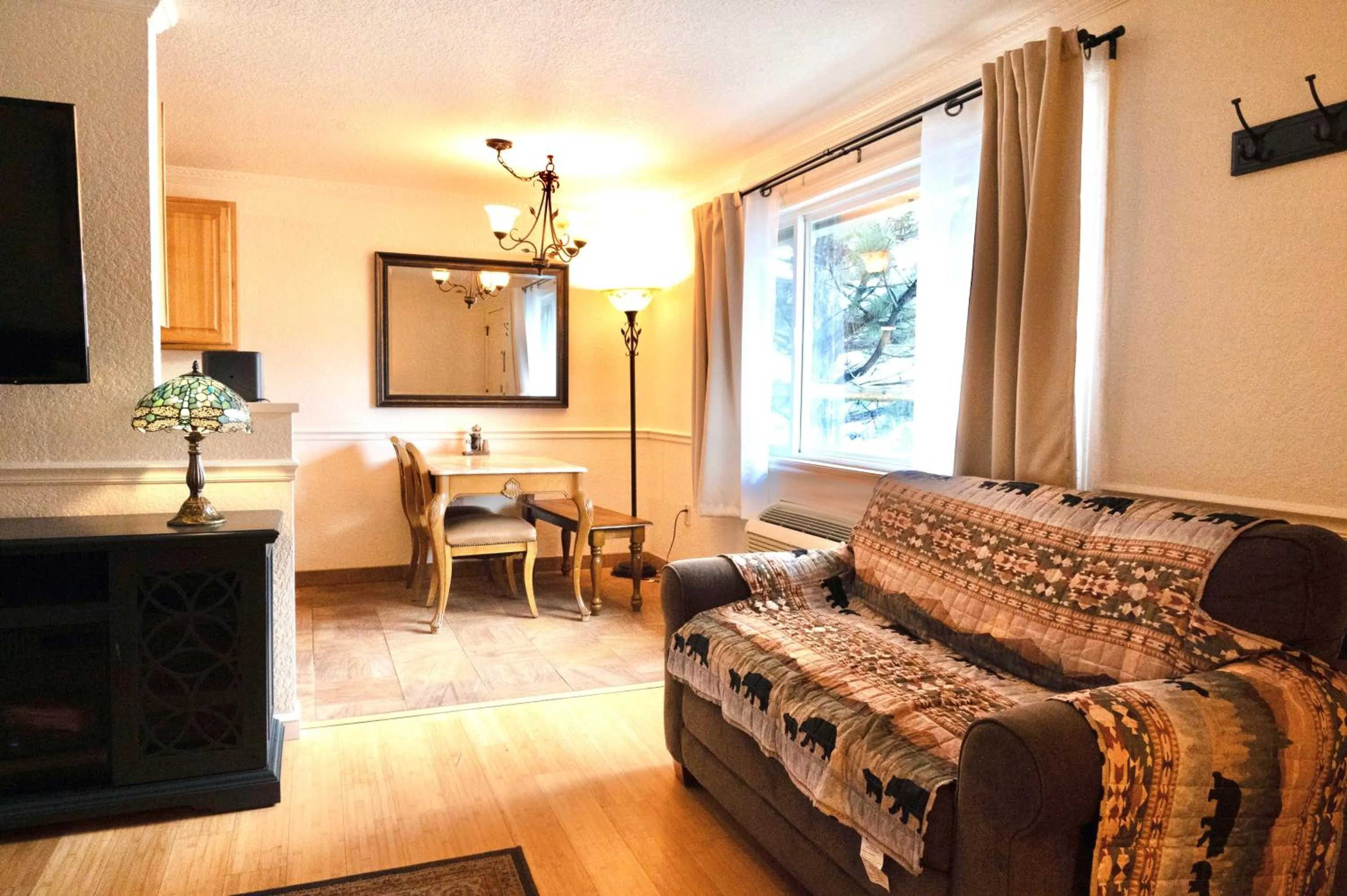 Yellowstone Gateway Inn