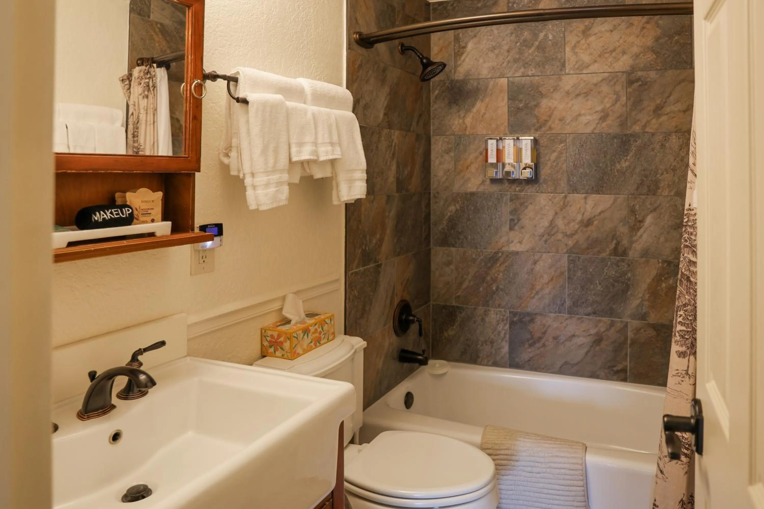 Yellowstone Gateway Inn