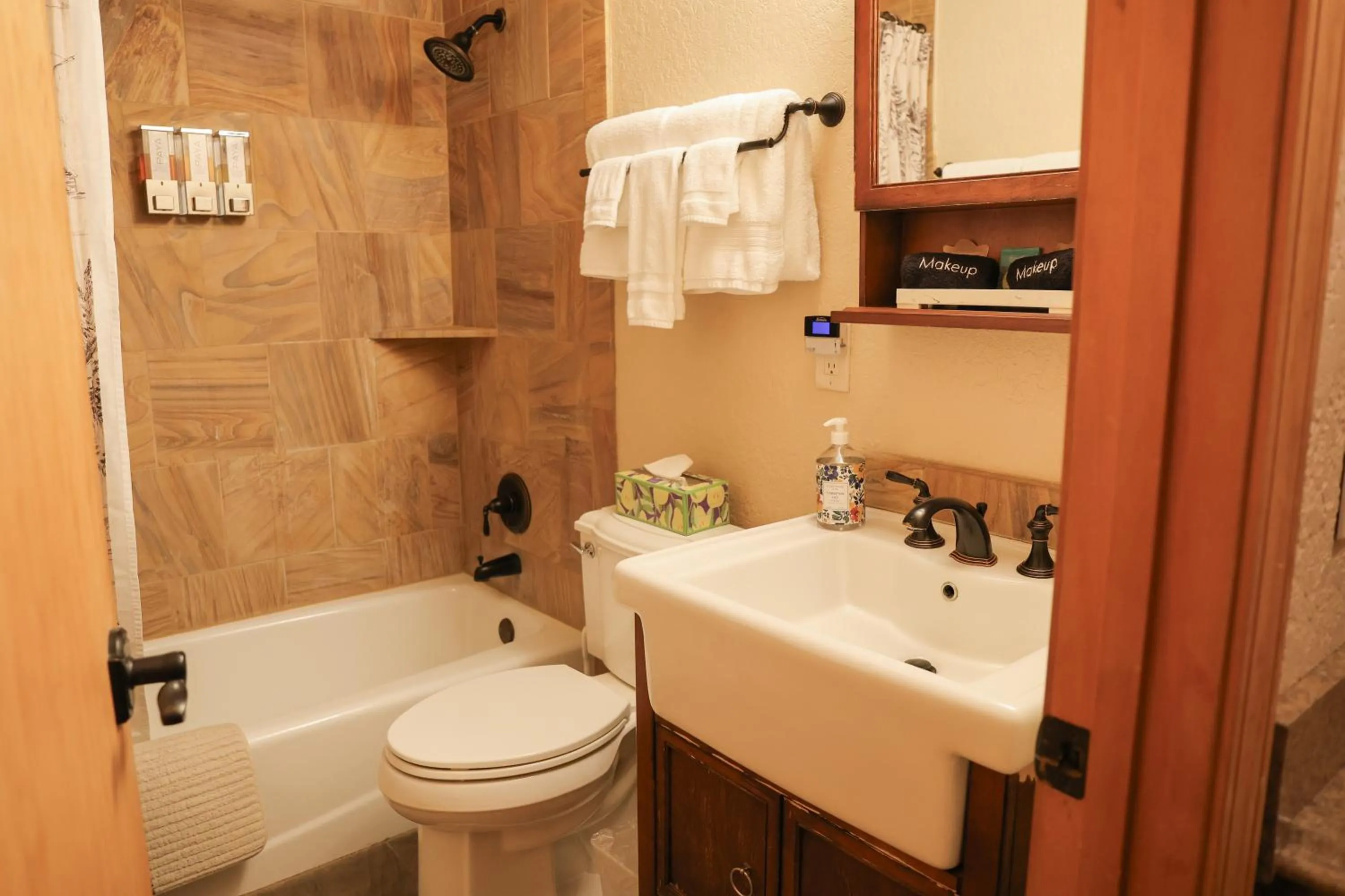 Yellowstone Gateway Inn