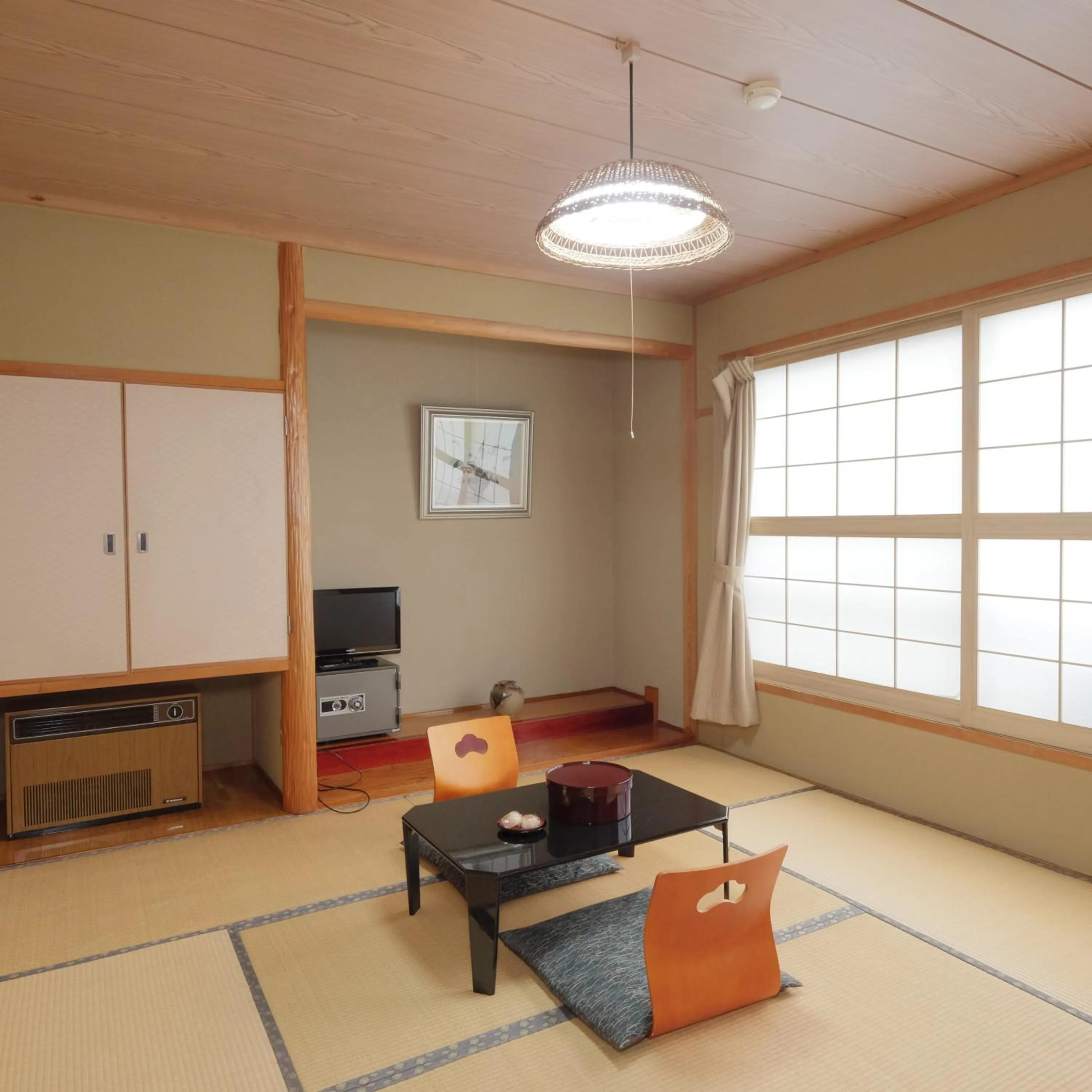 Photo of the whole room in Nozawa Onsen Utopia