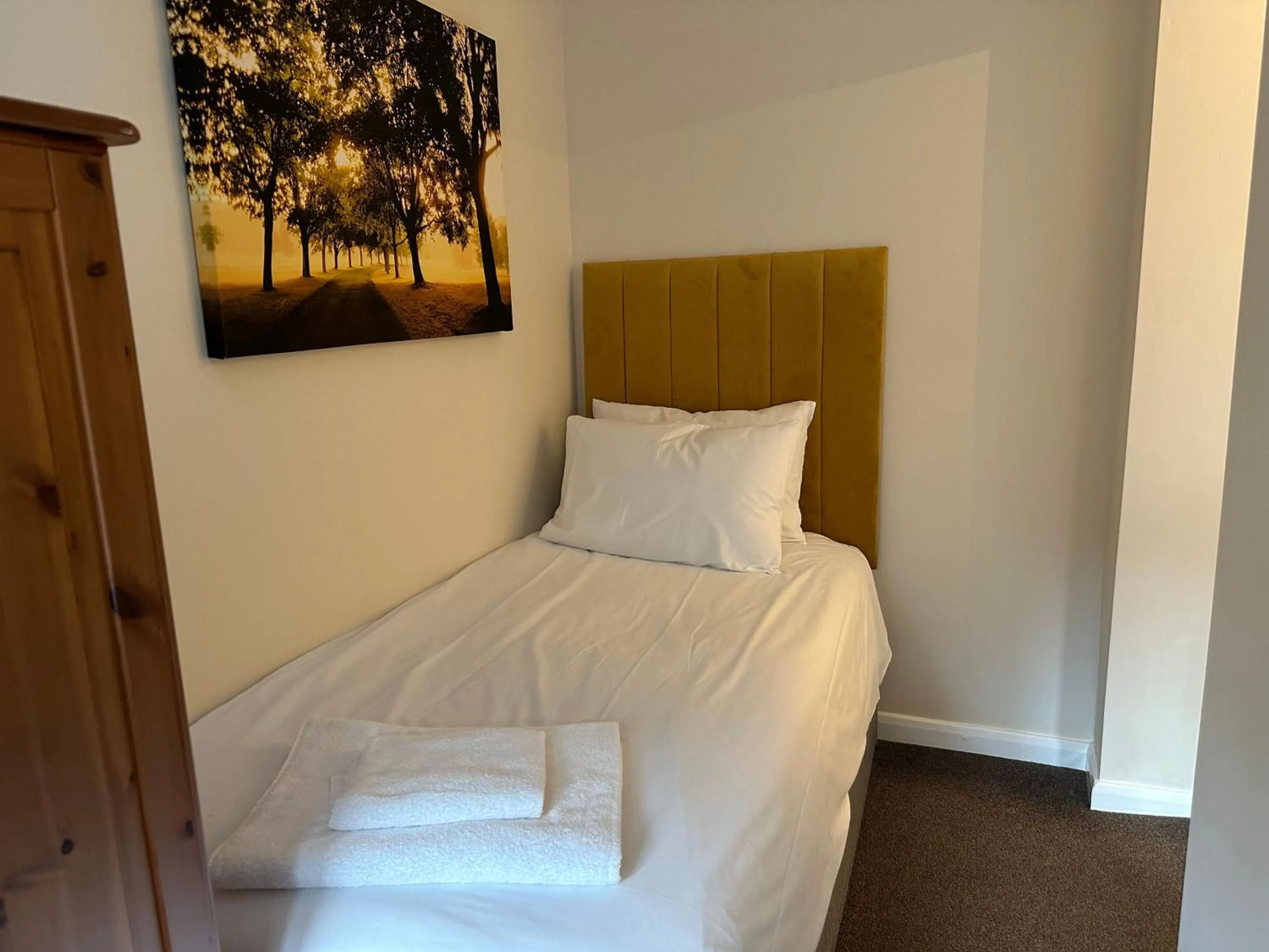 Bedroom, Bed in Kings Head Coltishall