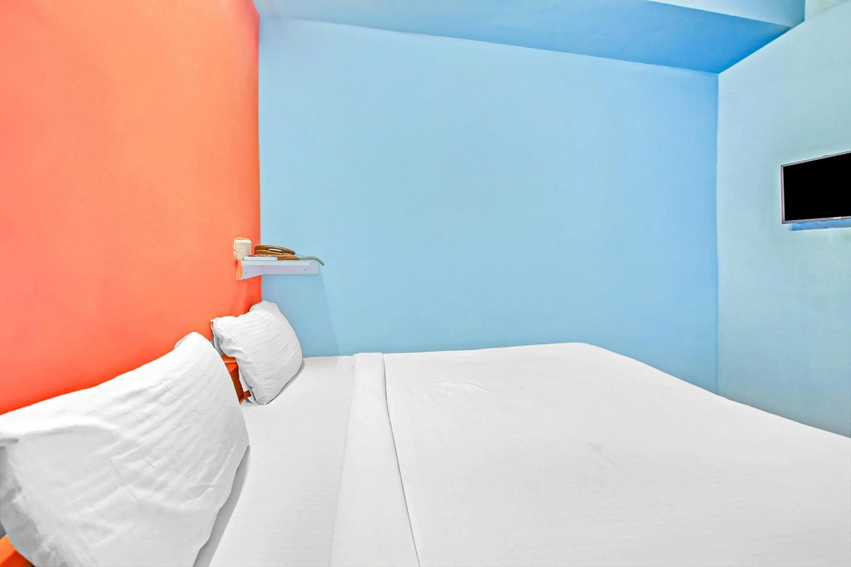 Bedroom, Bed in Hotel O Sri Sai Guru Comforts