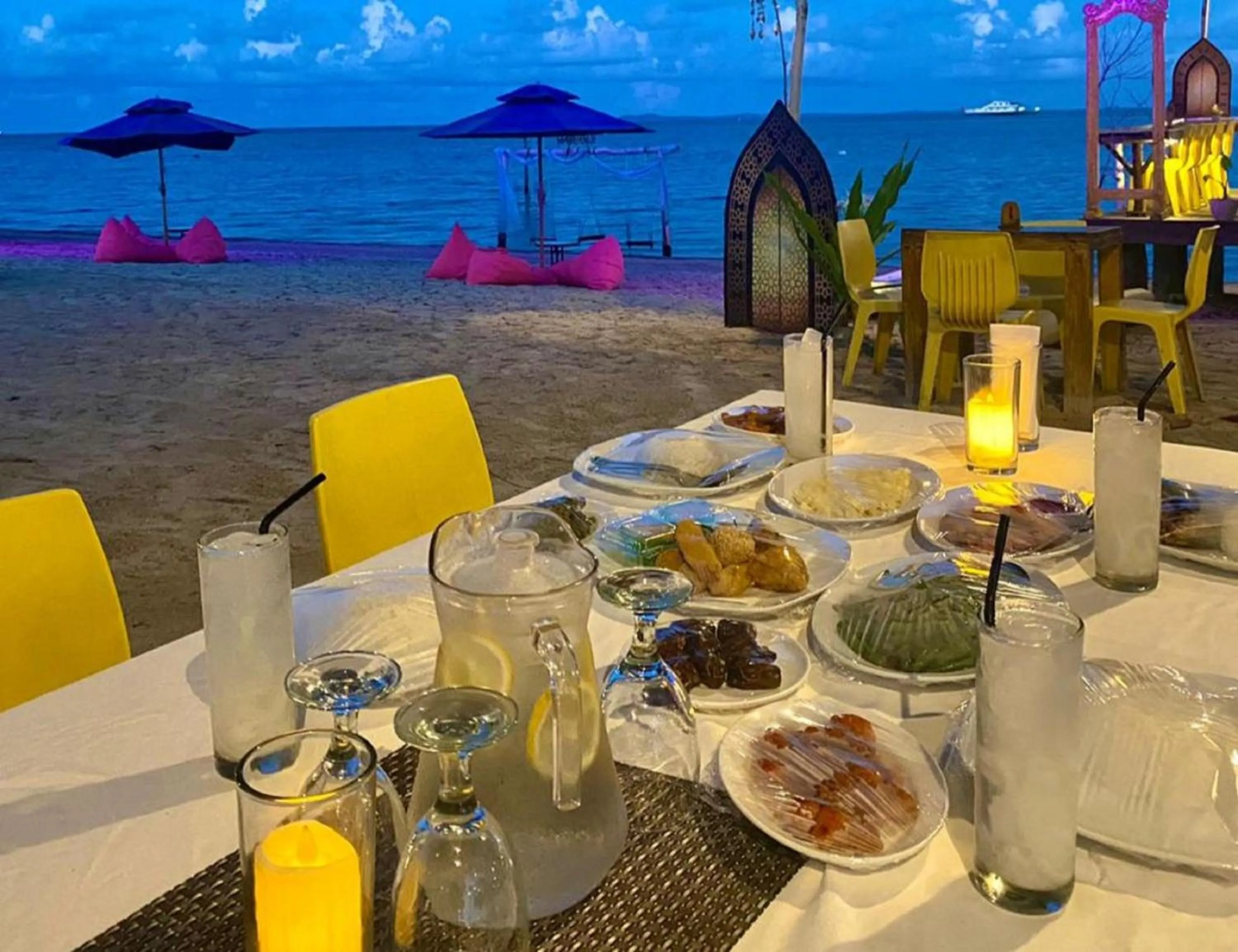 Restaurant/places to eat in marjoly beach resort