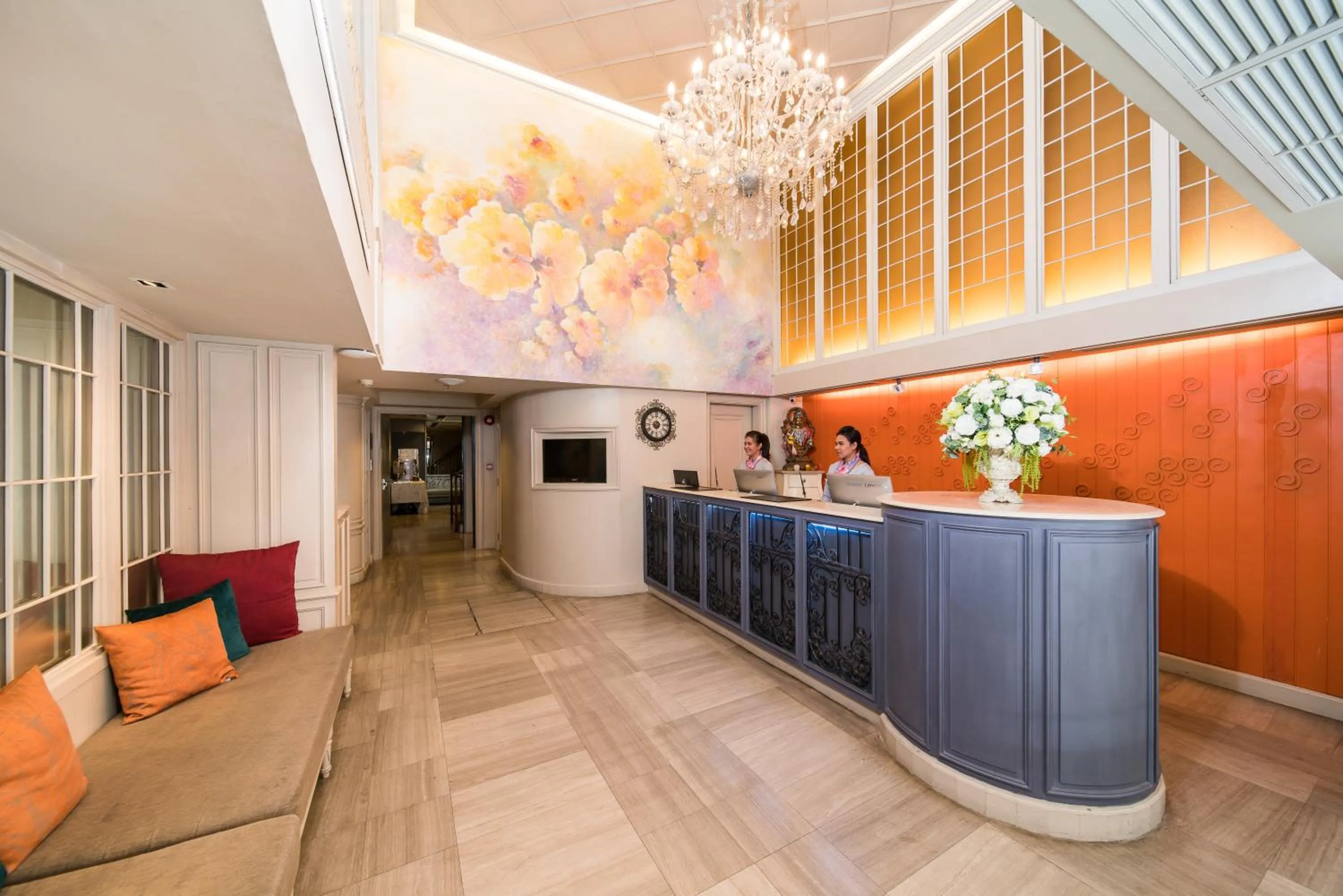 Staff in La Petite Salil Sukhumvit 11