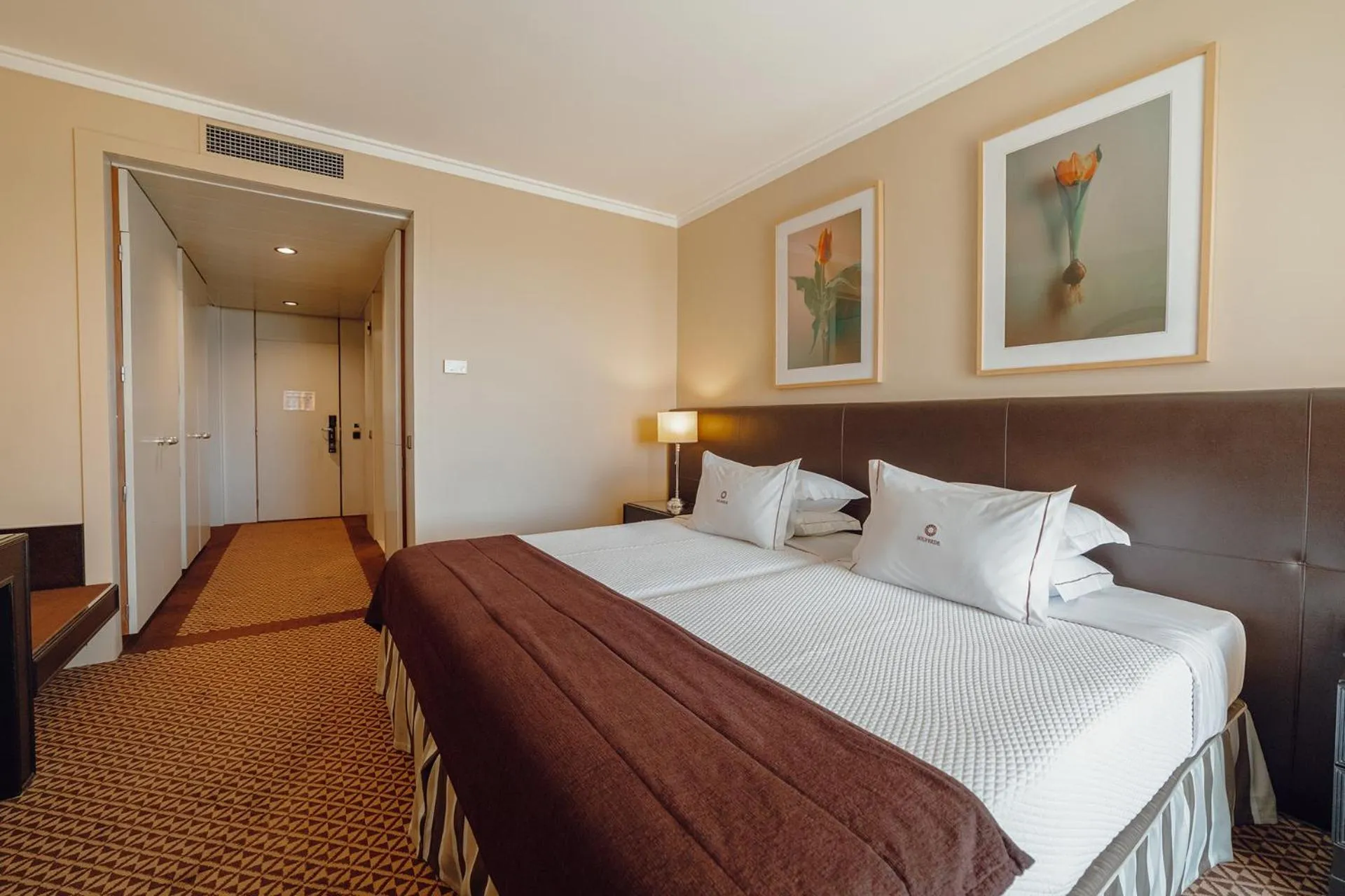 Bedroom, Bed in Hotel Solverde Spa and Wellness Center