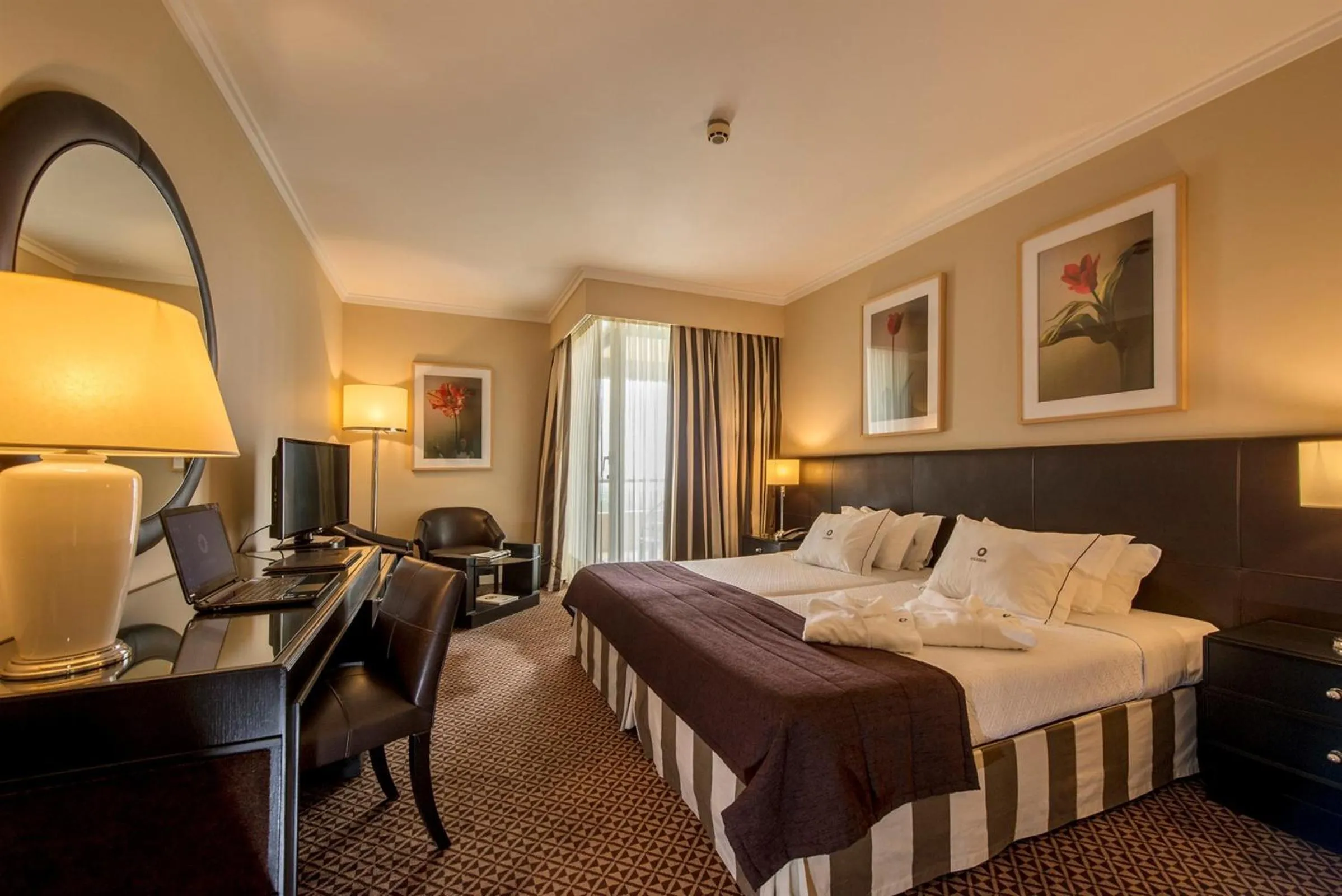 Bedroom, Bed in Hotel Solverde Spa and Wellness Center