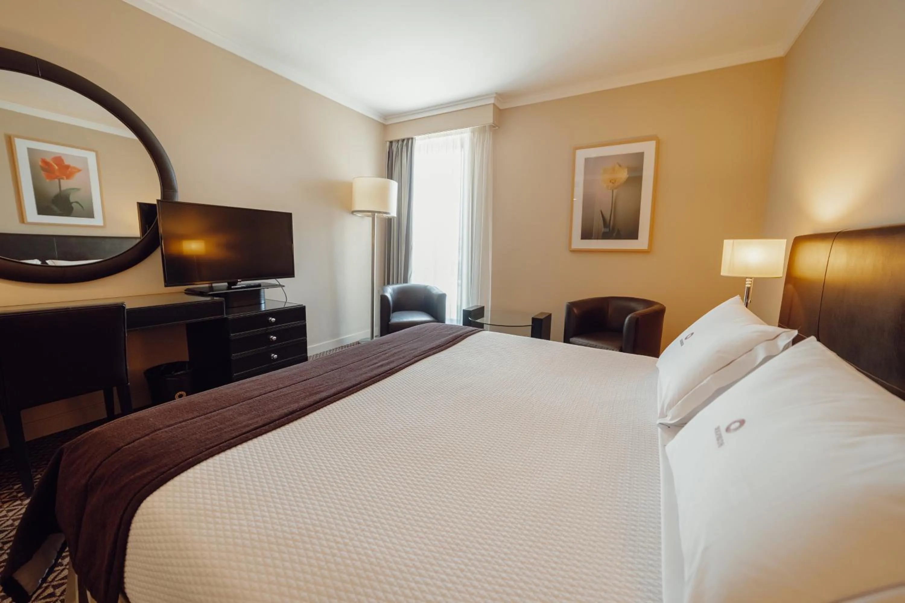 Bedroom, Bed in Hotel Solverde Spa and Wellness Center