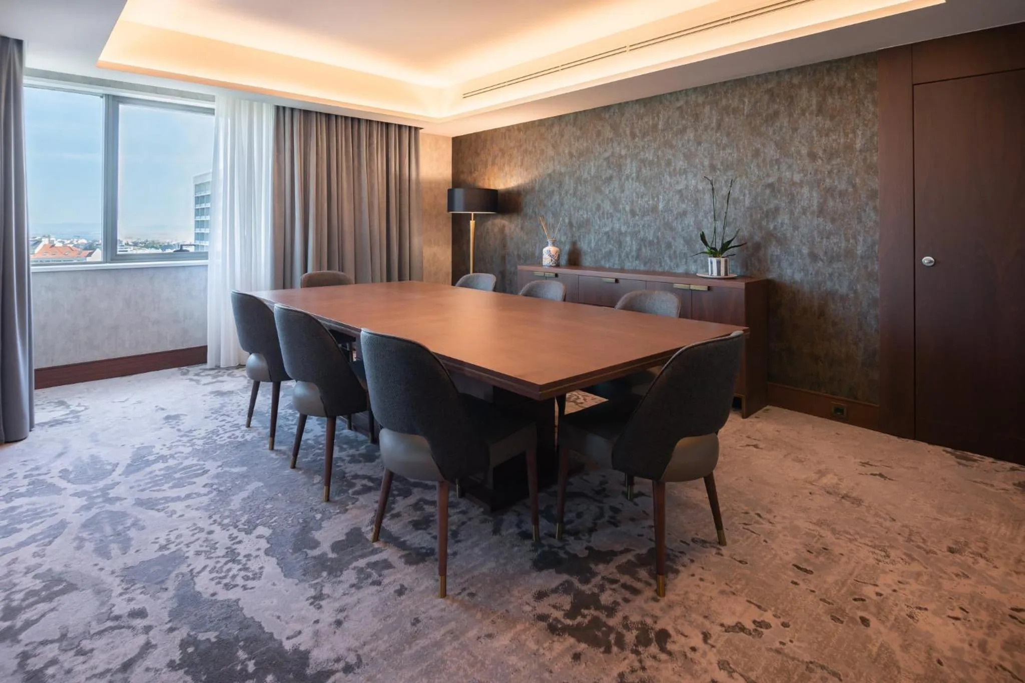 Photo of the whole room in InterContinental Lisbon by IHG