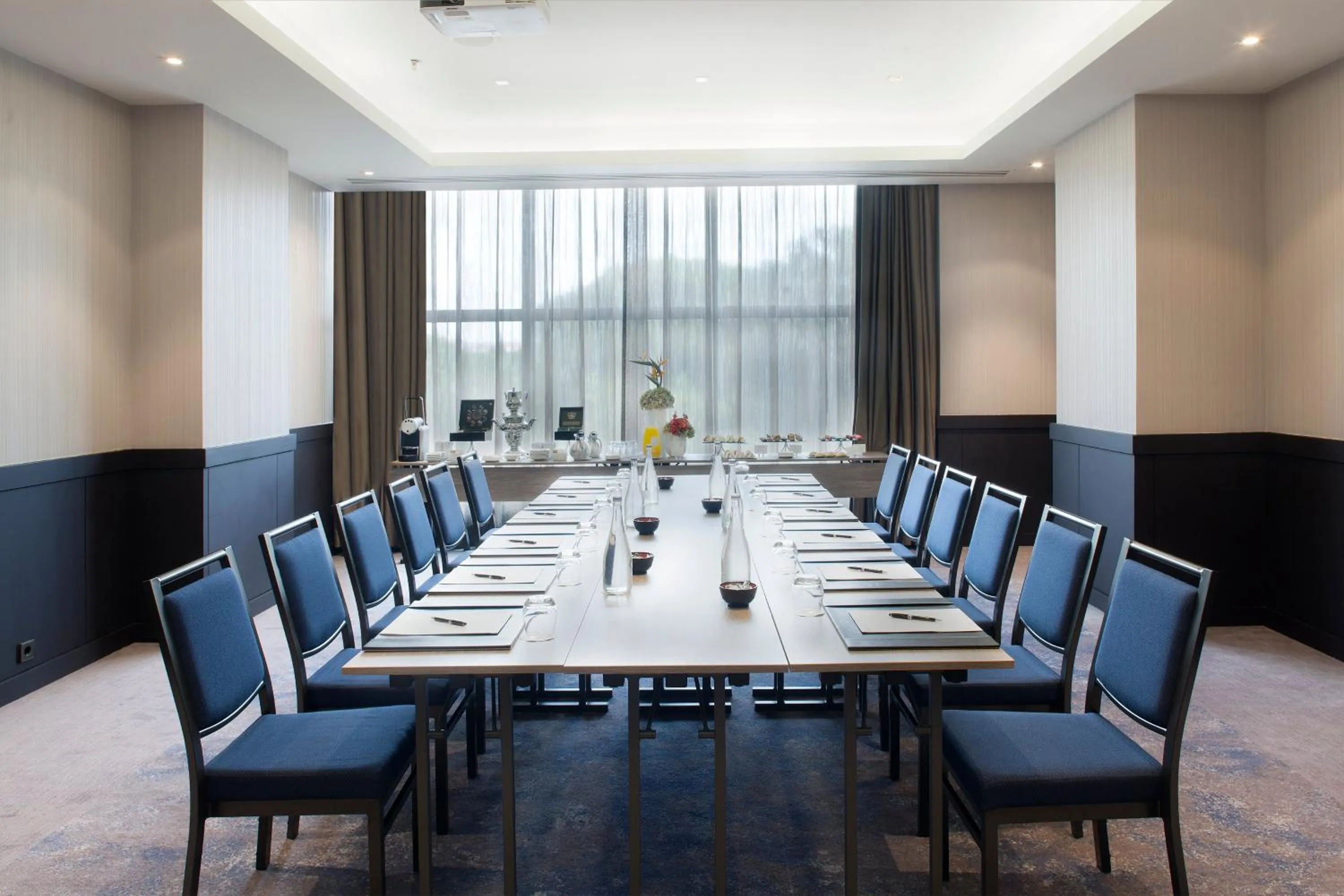 Meeting/conference room in InterContinental Lisbon by IHG