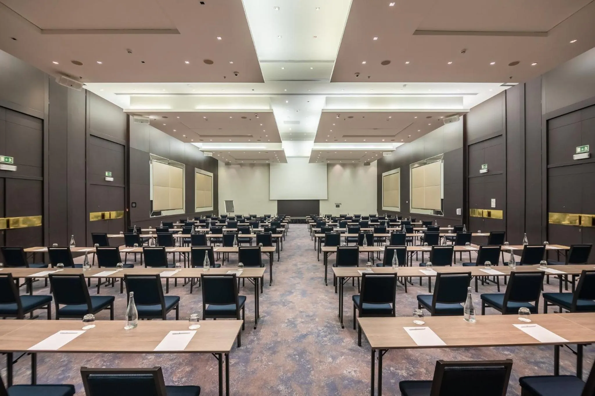 Meeting/conference room in InterContinental Lisbon by IHG