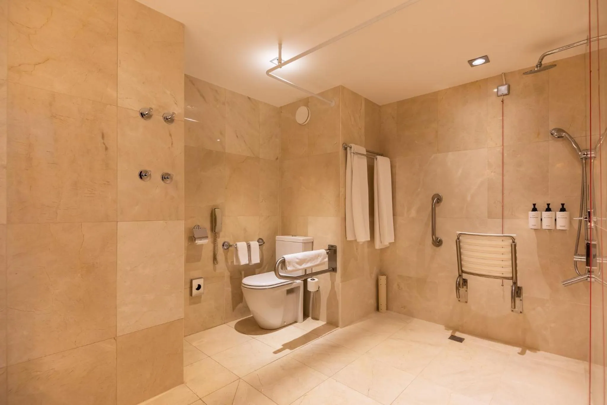 Photo of the whole room in InterContinental Lisbon by IHG