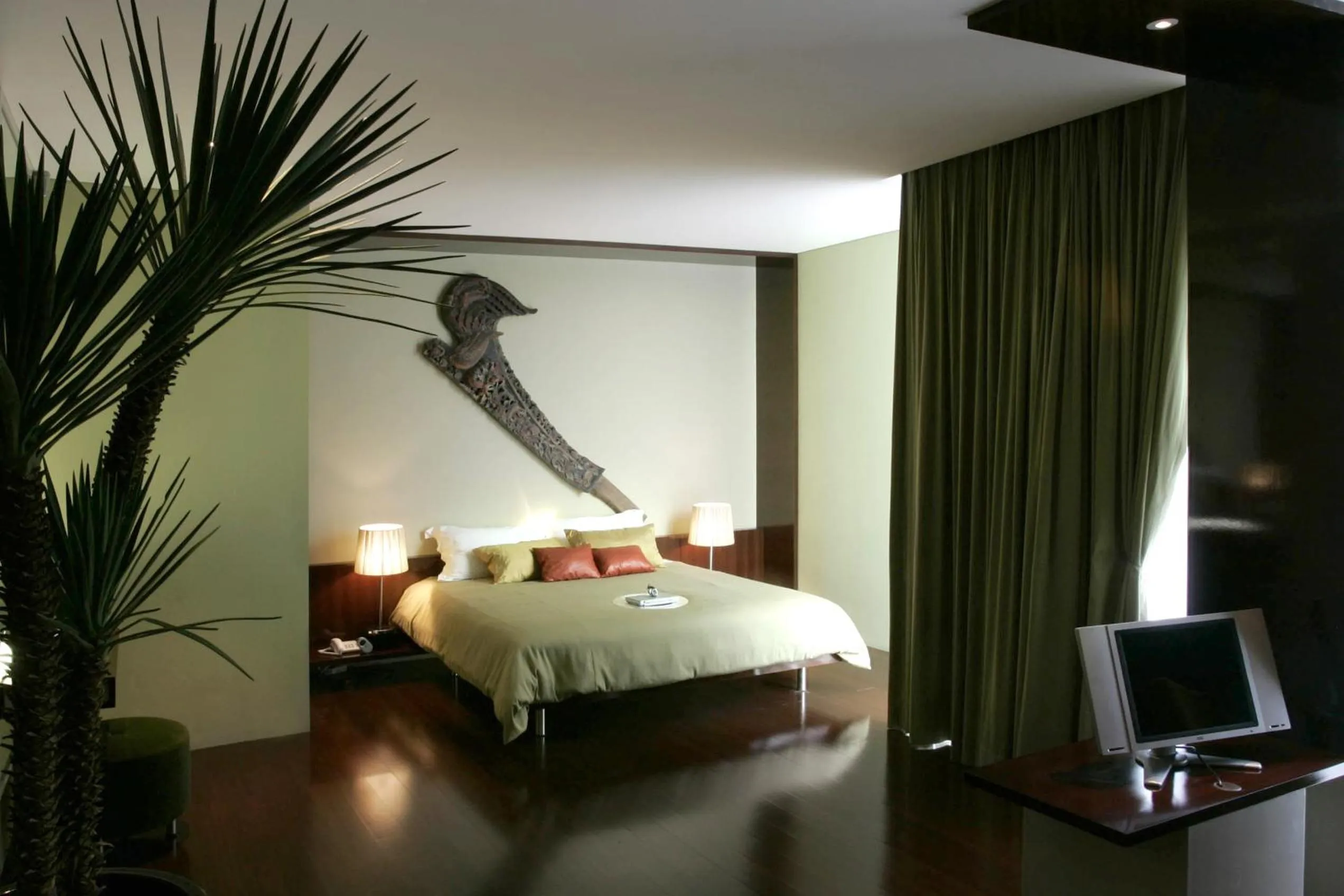 Bedroom, Bed in Kemang Icon